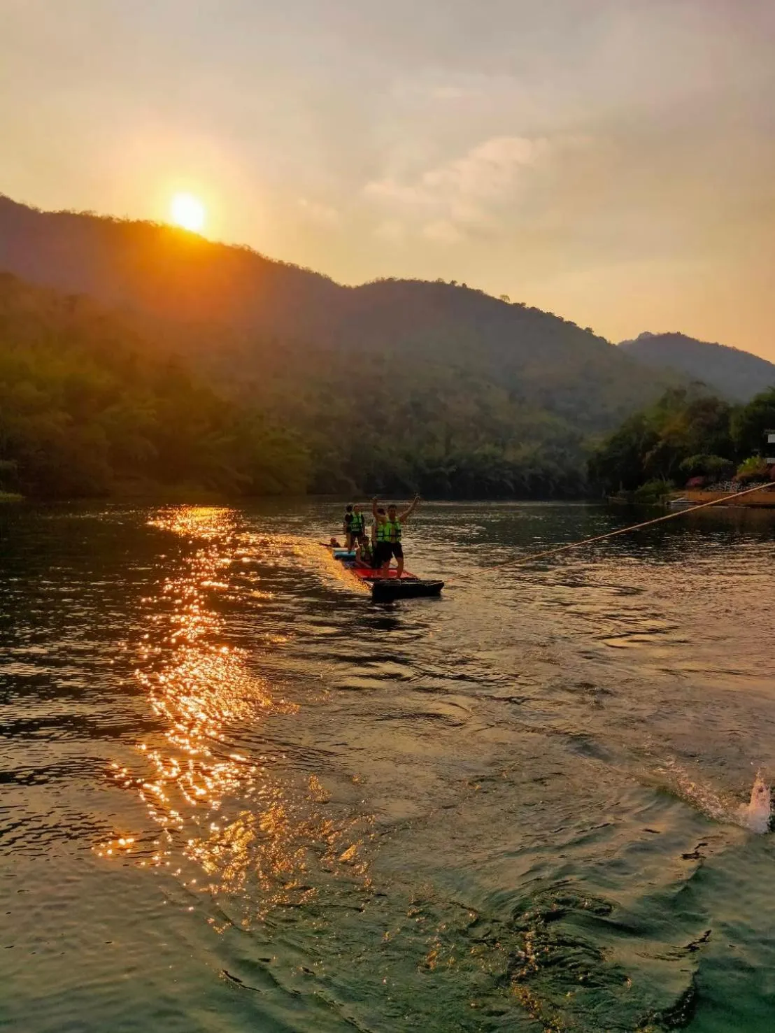 ชอว์ งาทอง รีสอร์ต Chor Ngar Thong Erawan Kanchanaburi