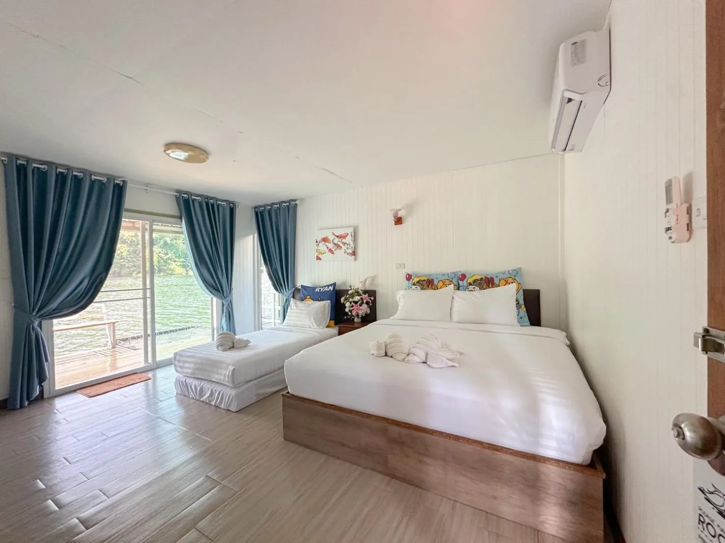 Bed in ชอว์ งาทอง รีสอร์ต Chor Ngar Thong Erawan Kanchanaburi