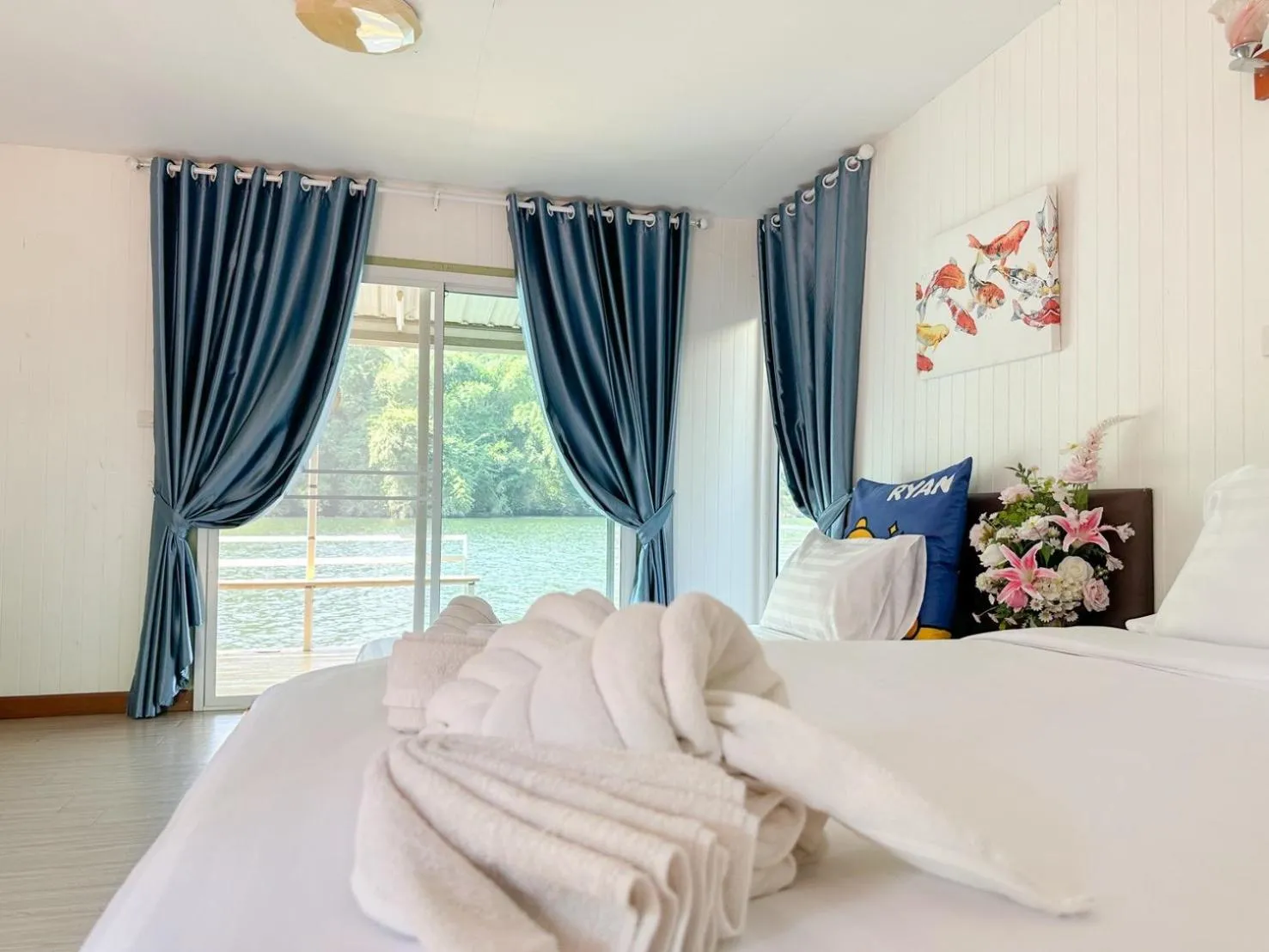 Bed in ชอว์ งาทอง รีสอร์ต Chor Ngar Thong Erawan Kanchanaburi