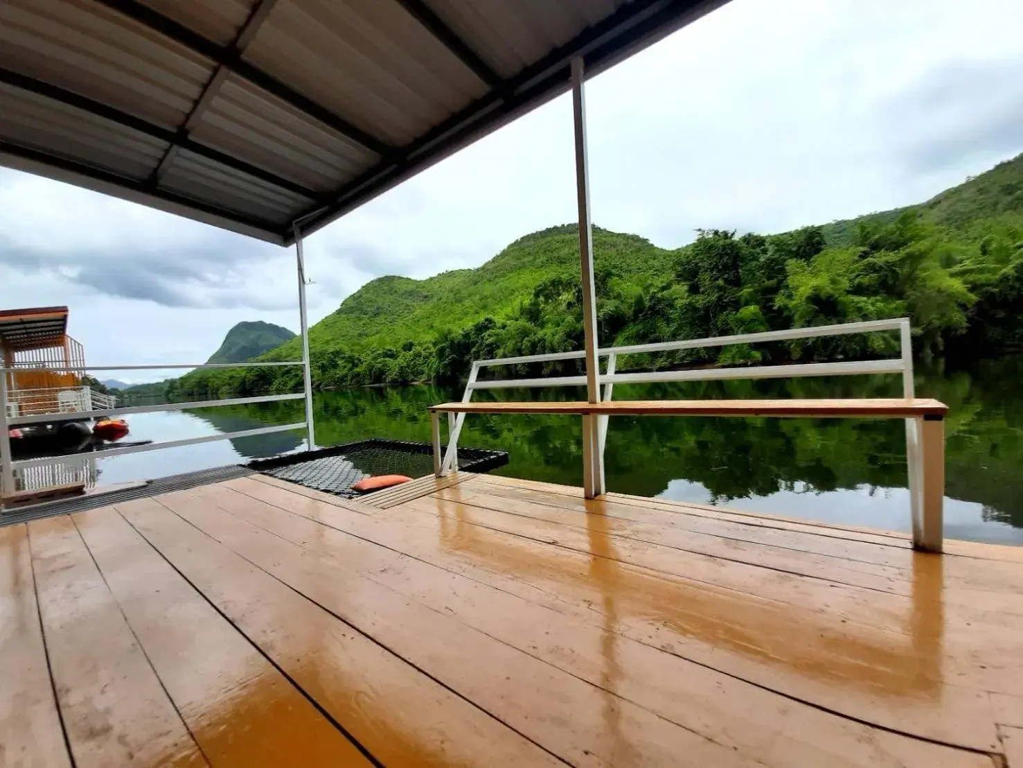 Bungalow - Water Front in ชอว์ งาทอง รีสอร์ต Chor Ngar Thong Erawan Kanchanaburi Bungalow - Water Front in ชอว์ งาทอง รีสอร์ต Chor Ngar Thong Erawan Kanchanaburi