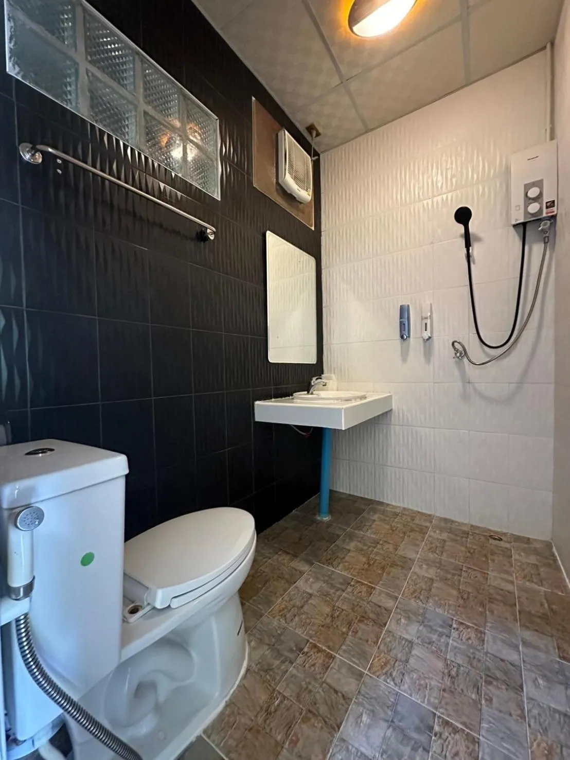 ชอว์ งาทอง รีสอร์ต Chor Ngar Thong Erawan Kanchanaburi