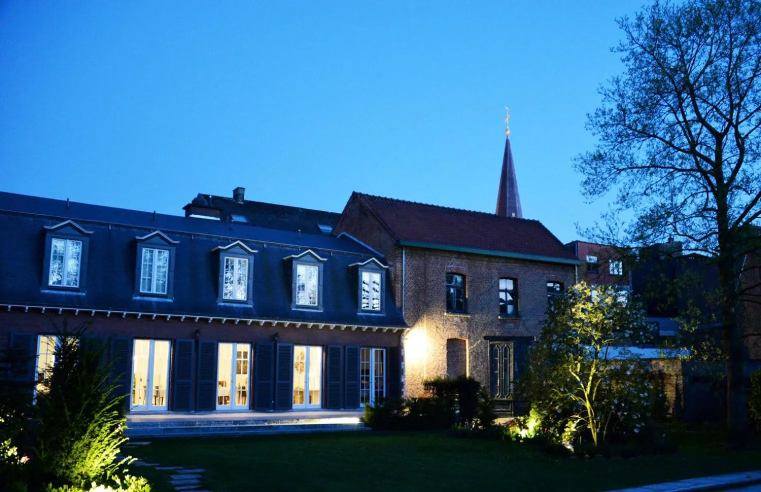 Property building in Notarishuis Beveren B&B