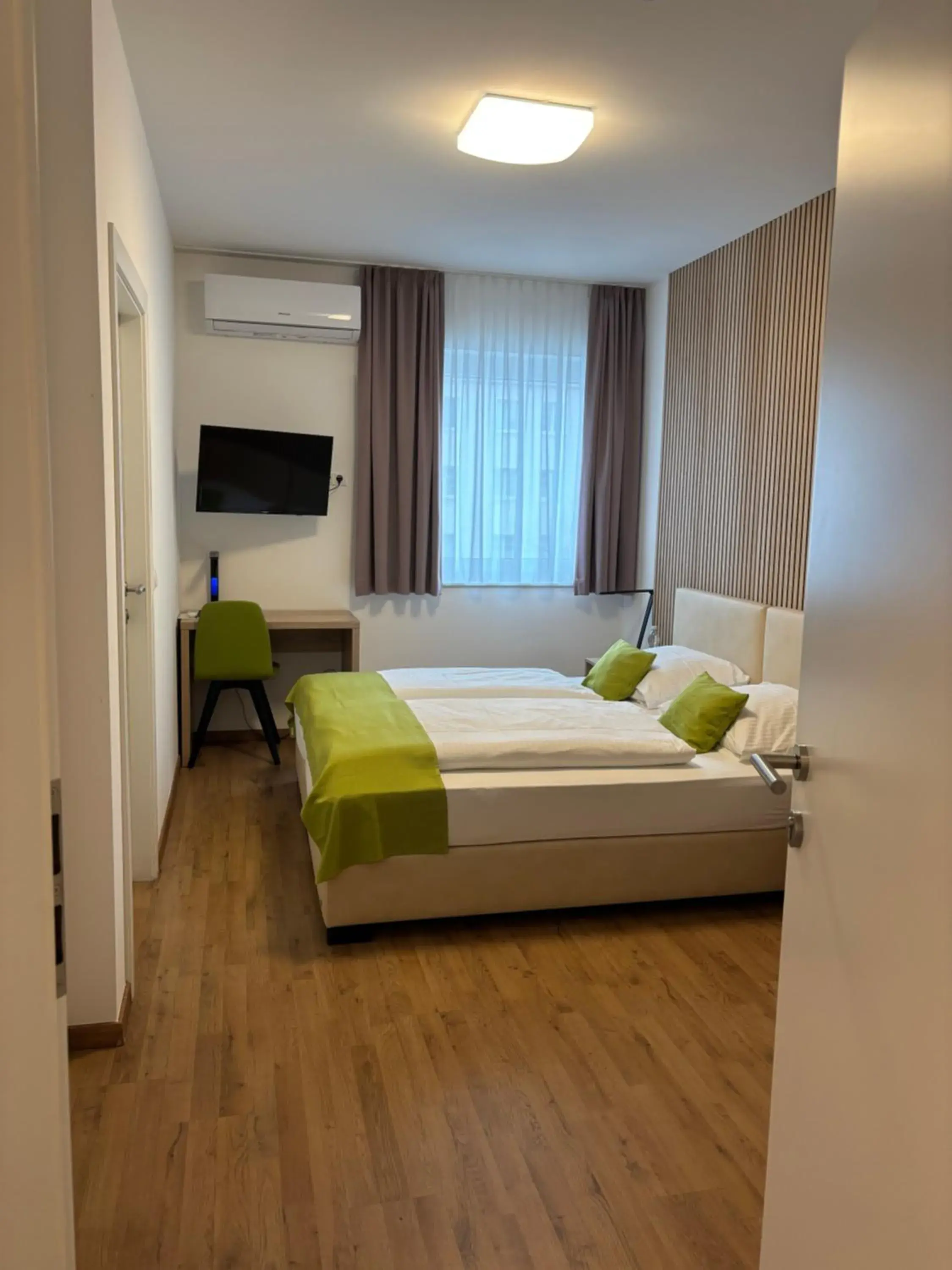 Double Room with Private Bathroom in Hotel Garni Ilys Inn Double Room with Private Bathroom in Hotel Garni Ilys Inn