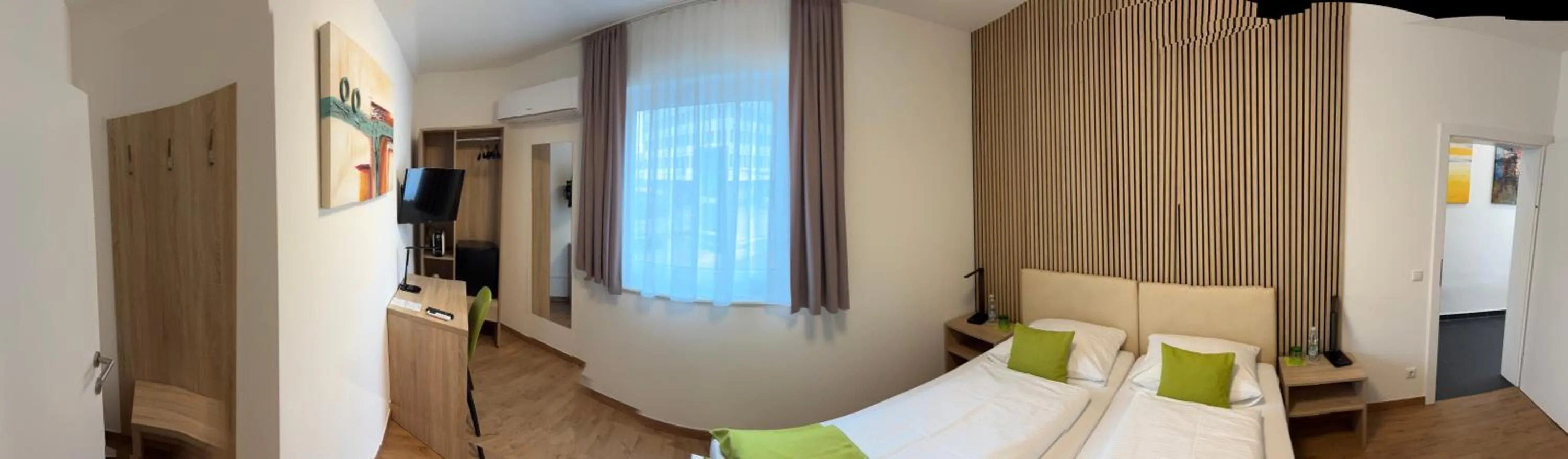 Photo of the whole room, Bed in Hotel Garni Ilys Inn