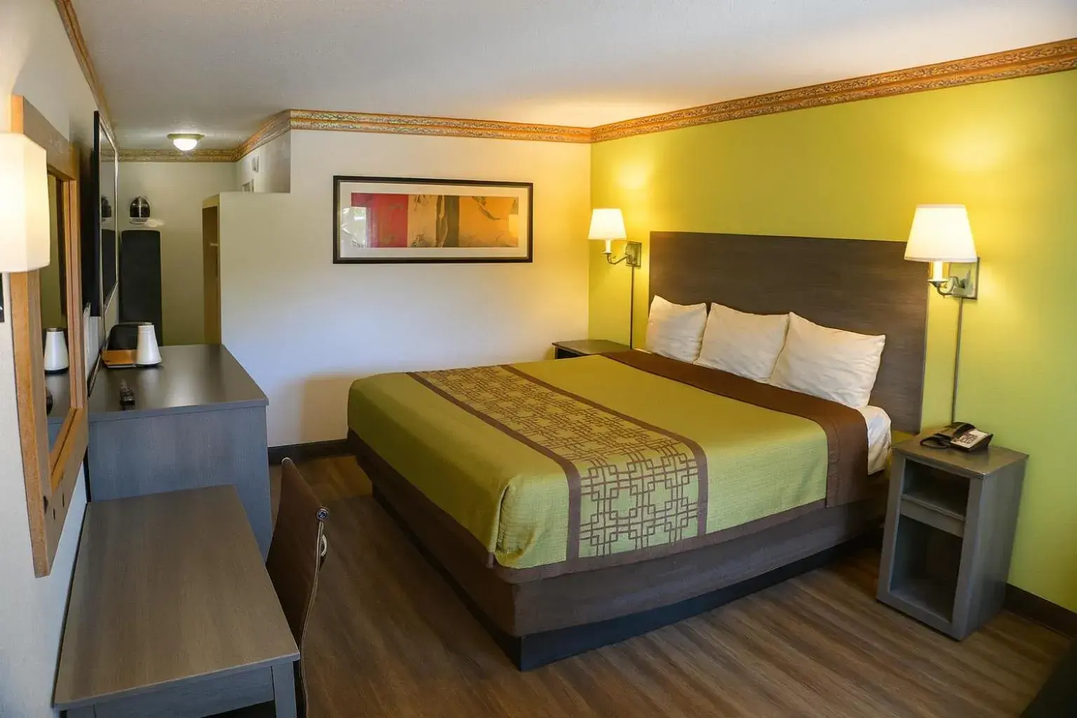 Bed in Rodeway Inn Albuquerque Downtown on Rt 66 Bed in Rodeway Inn Albuquerque Downtown on Rt 66