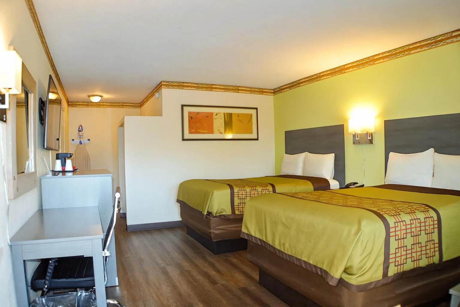 Bed in Rodeway Inn Albuquerque Downtown on Rt 66