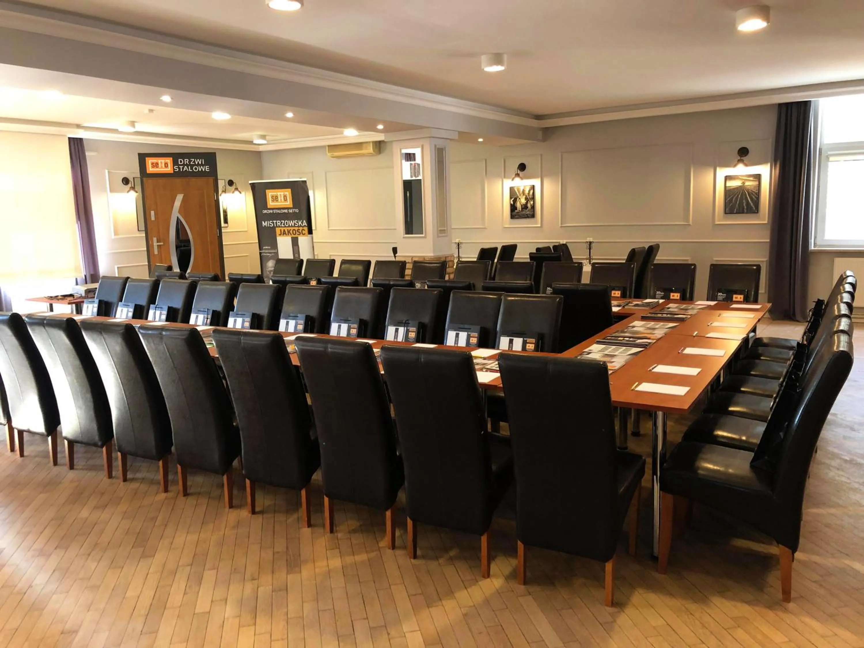 Business facilities in Sosnowe Zacisze