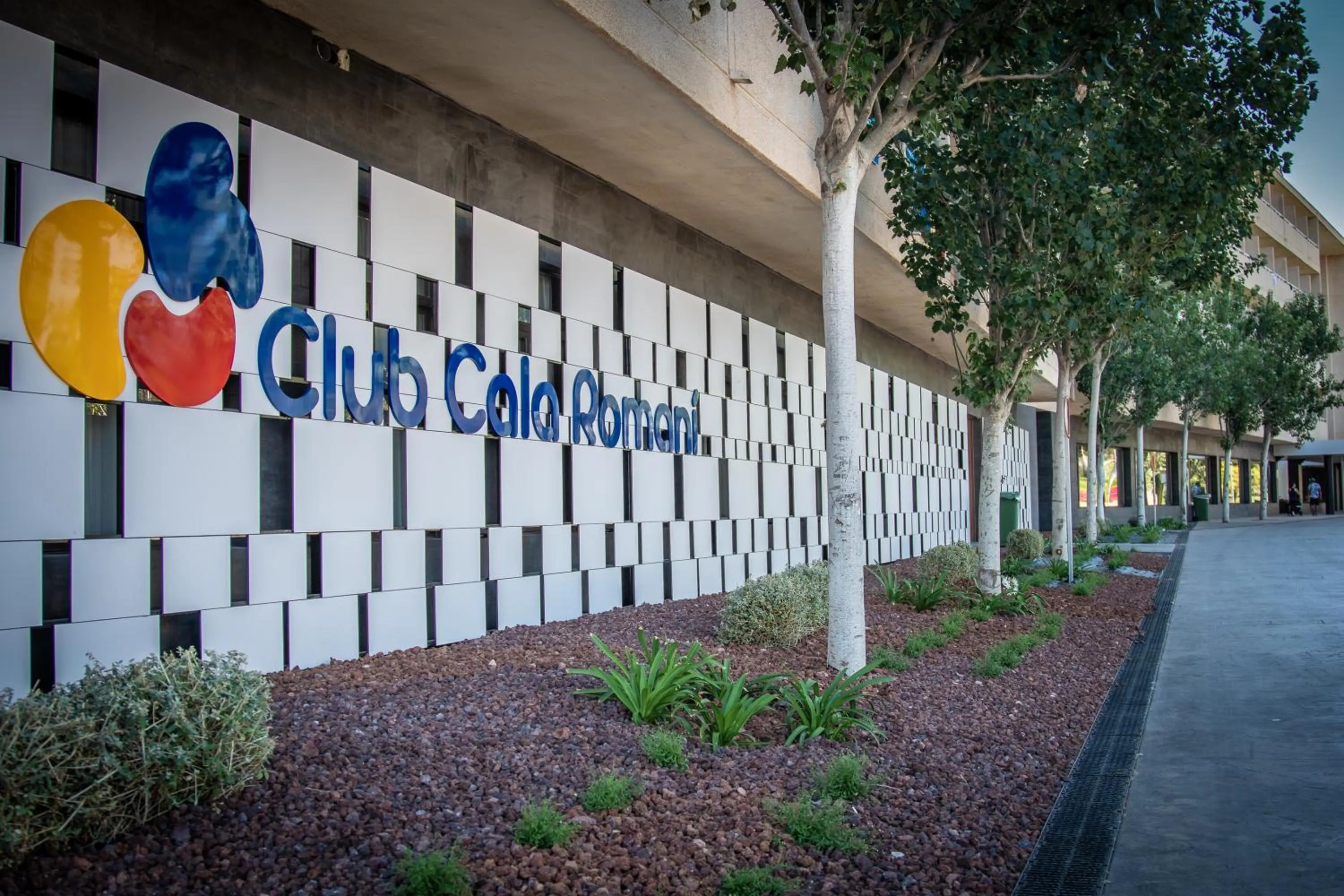 Facade/entrance in Hotel Club Cala Romani