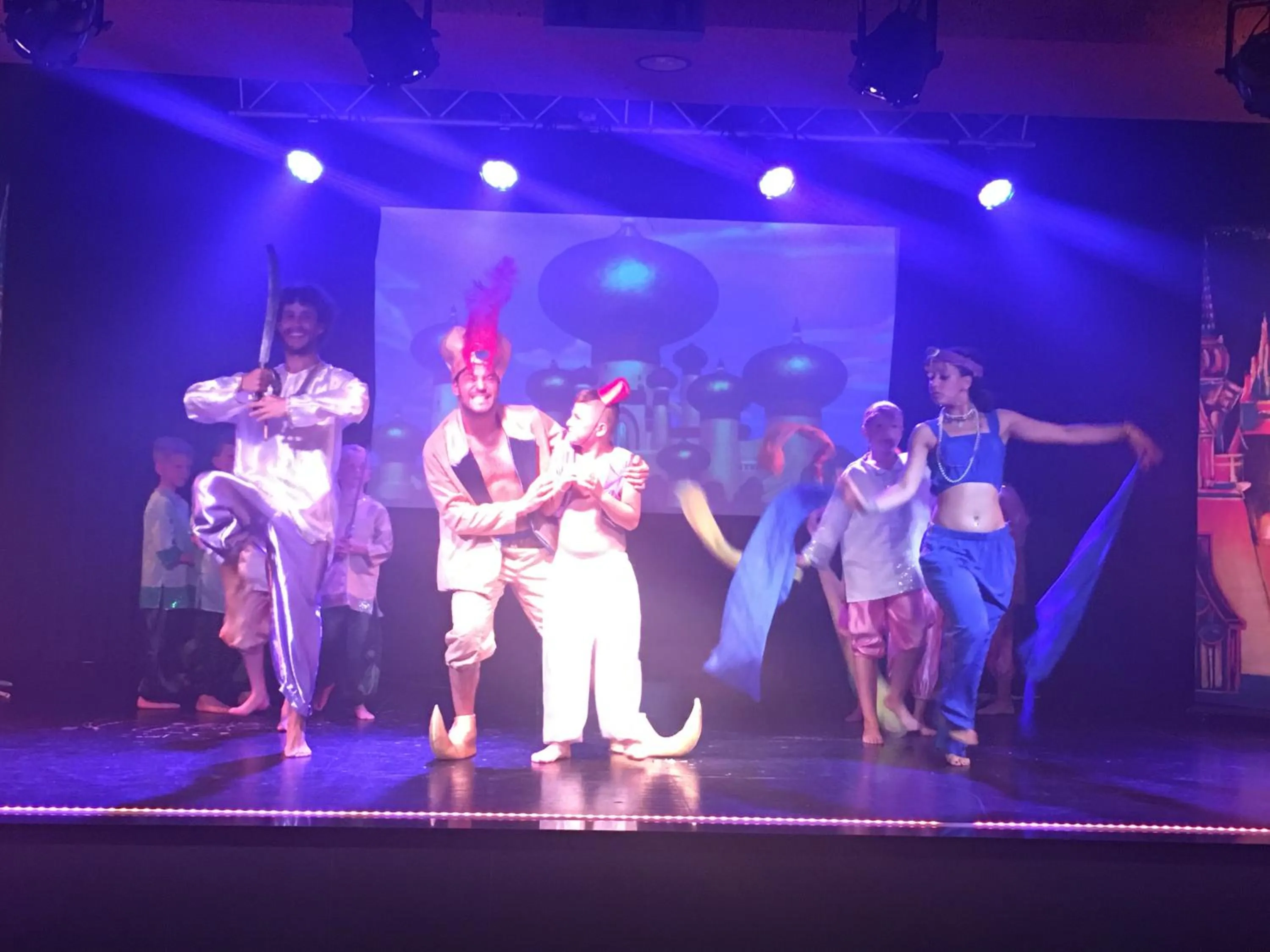 Evening entertainment in Hotel Club Cala Romani