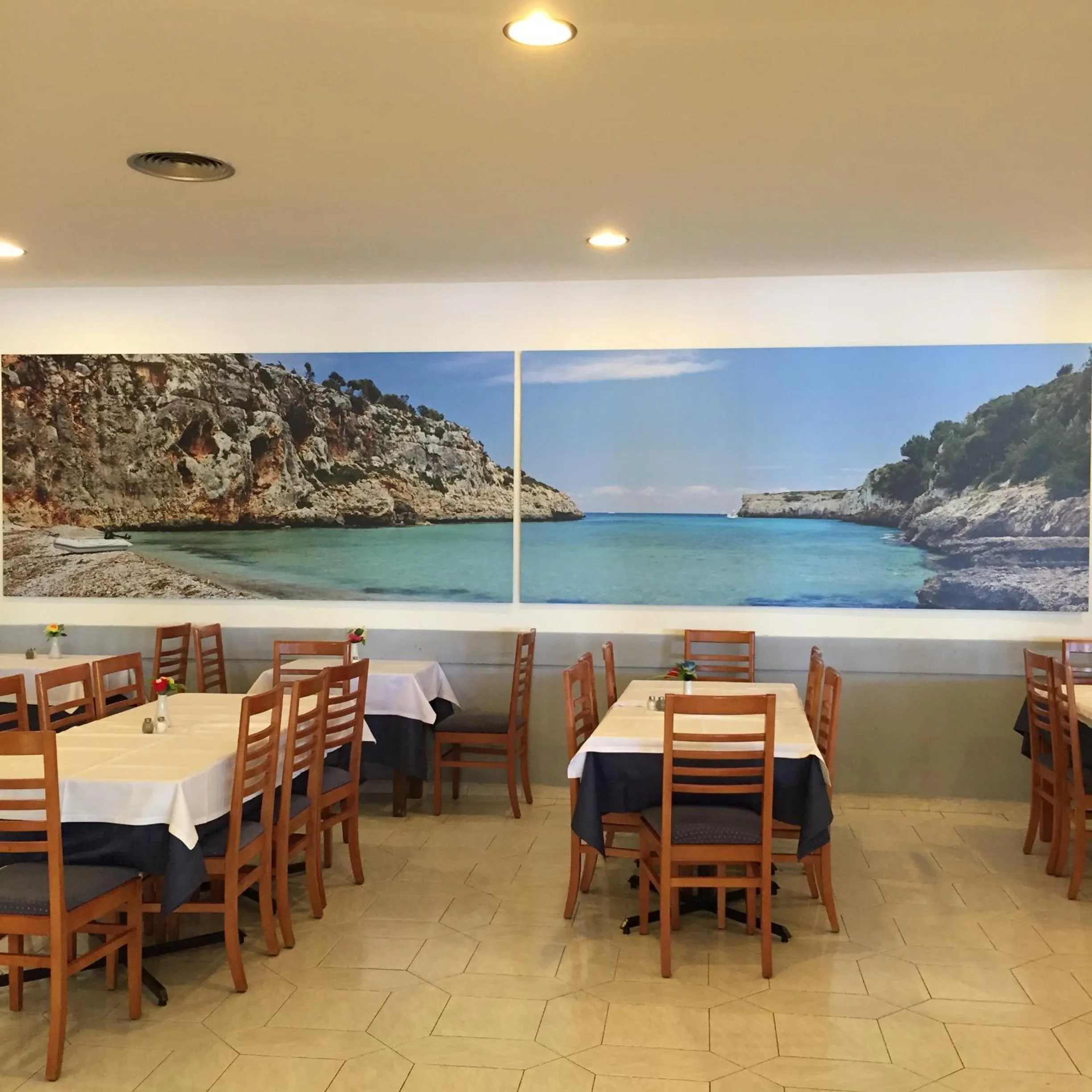 Restaurant/places to eat in Hotel Club Cala Romani