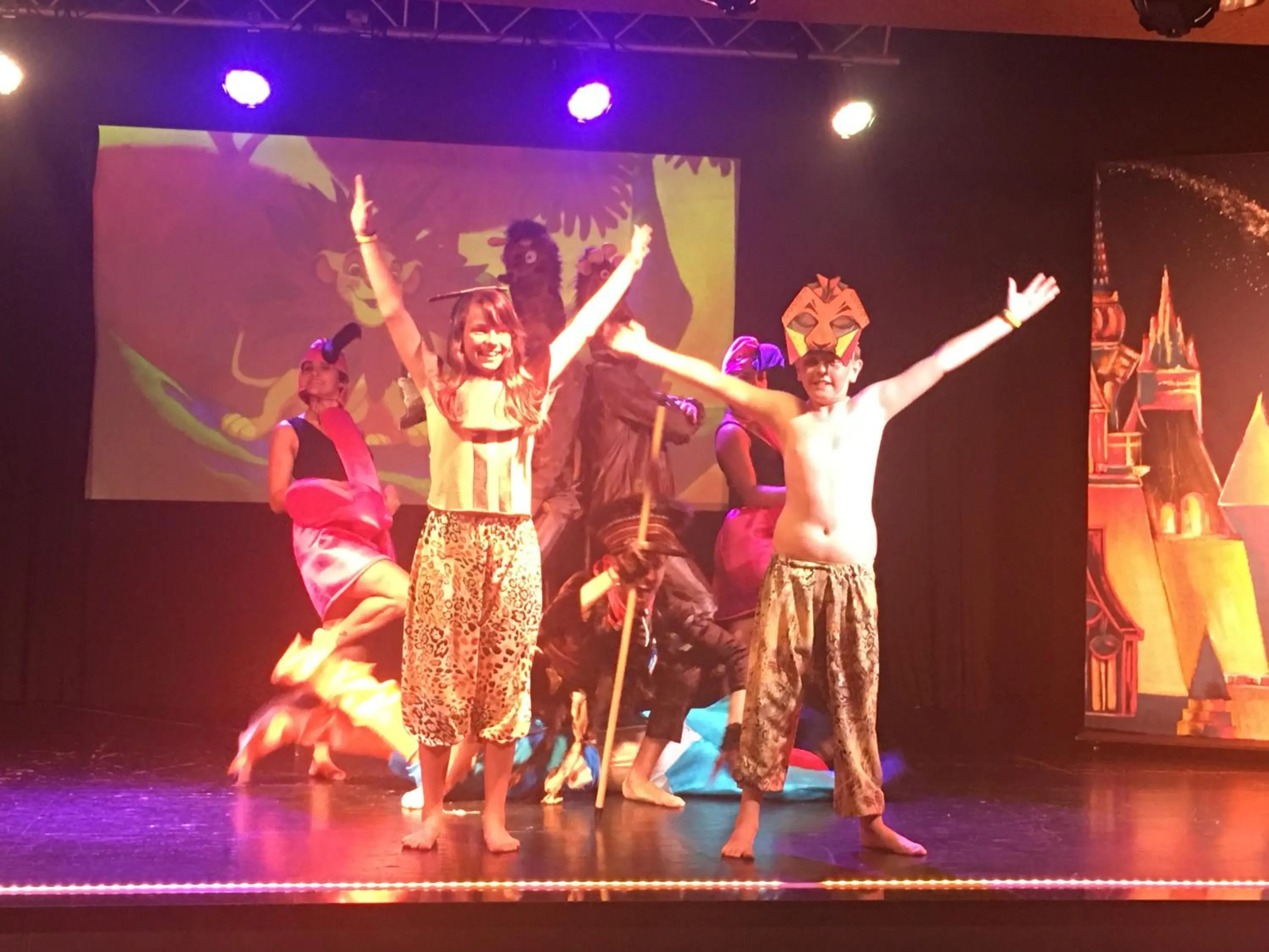 Evening entertainment in Hotel Club Cala Romani