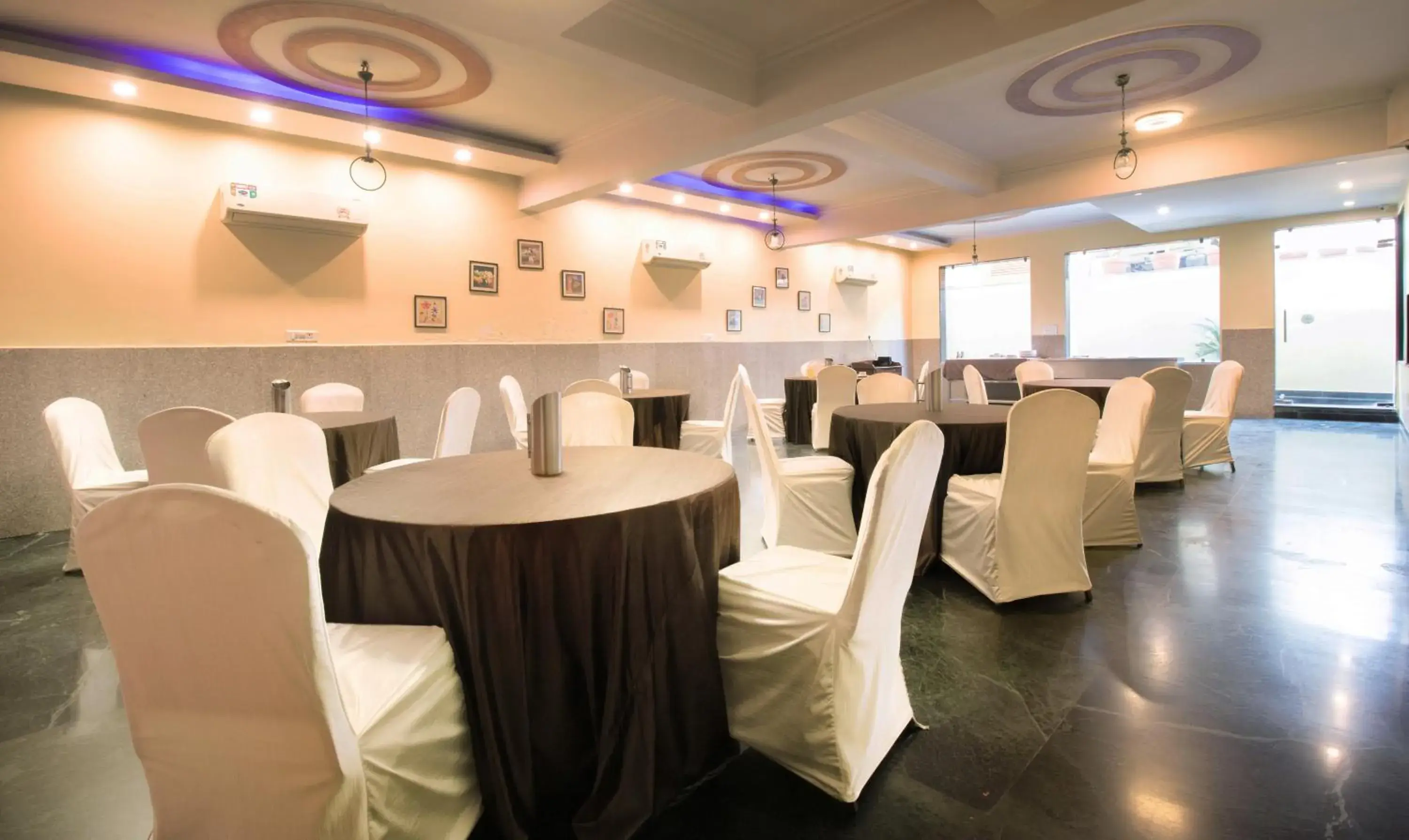 Restaurant/places to eat in Treebo The Anchorage Malviya Nagar Restaurant/places to eat in Treebo The Anchorage Malviya Nagar