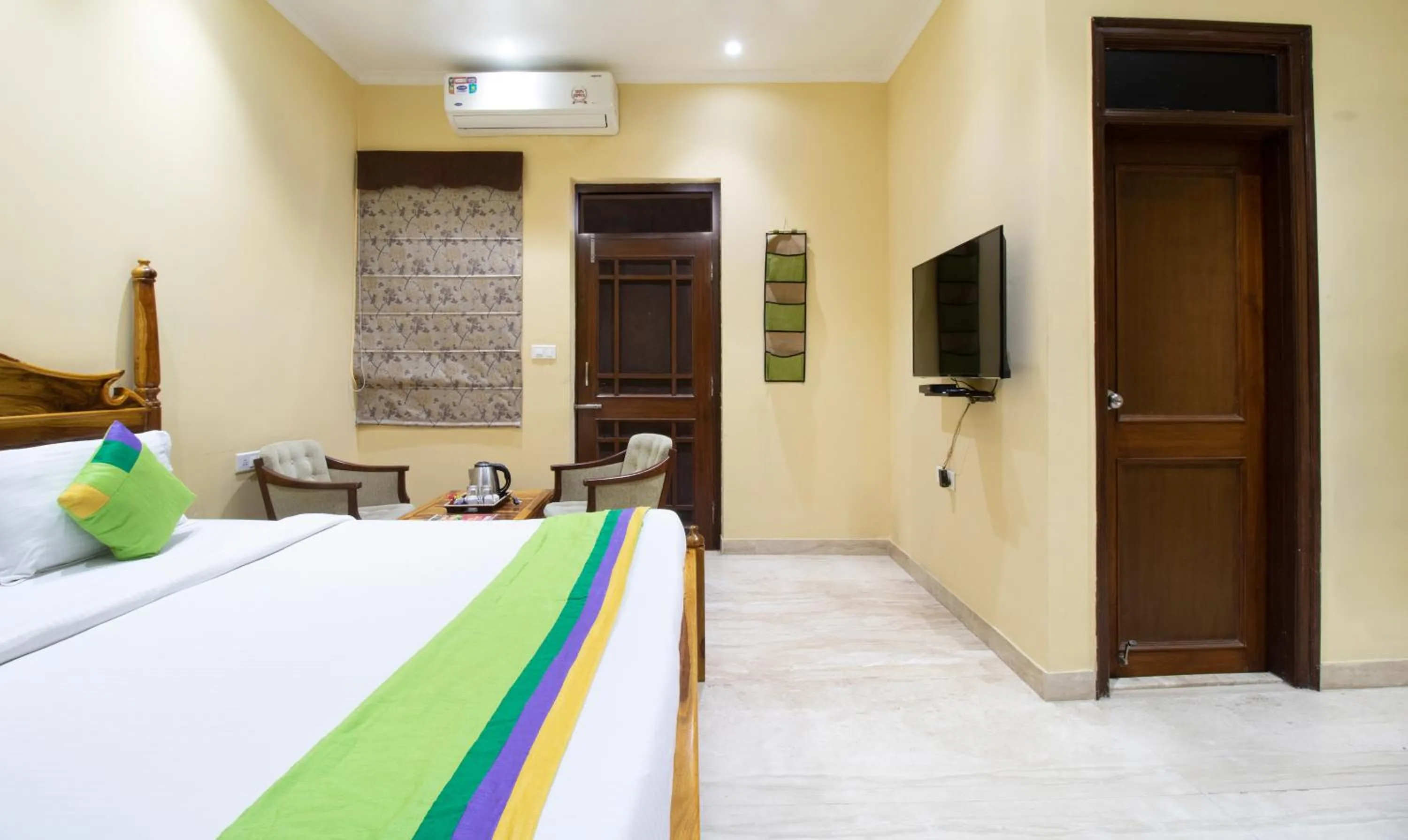 Bedroom, Bed in Treebo The Anchorage Malviya Nagar