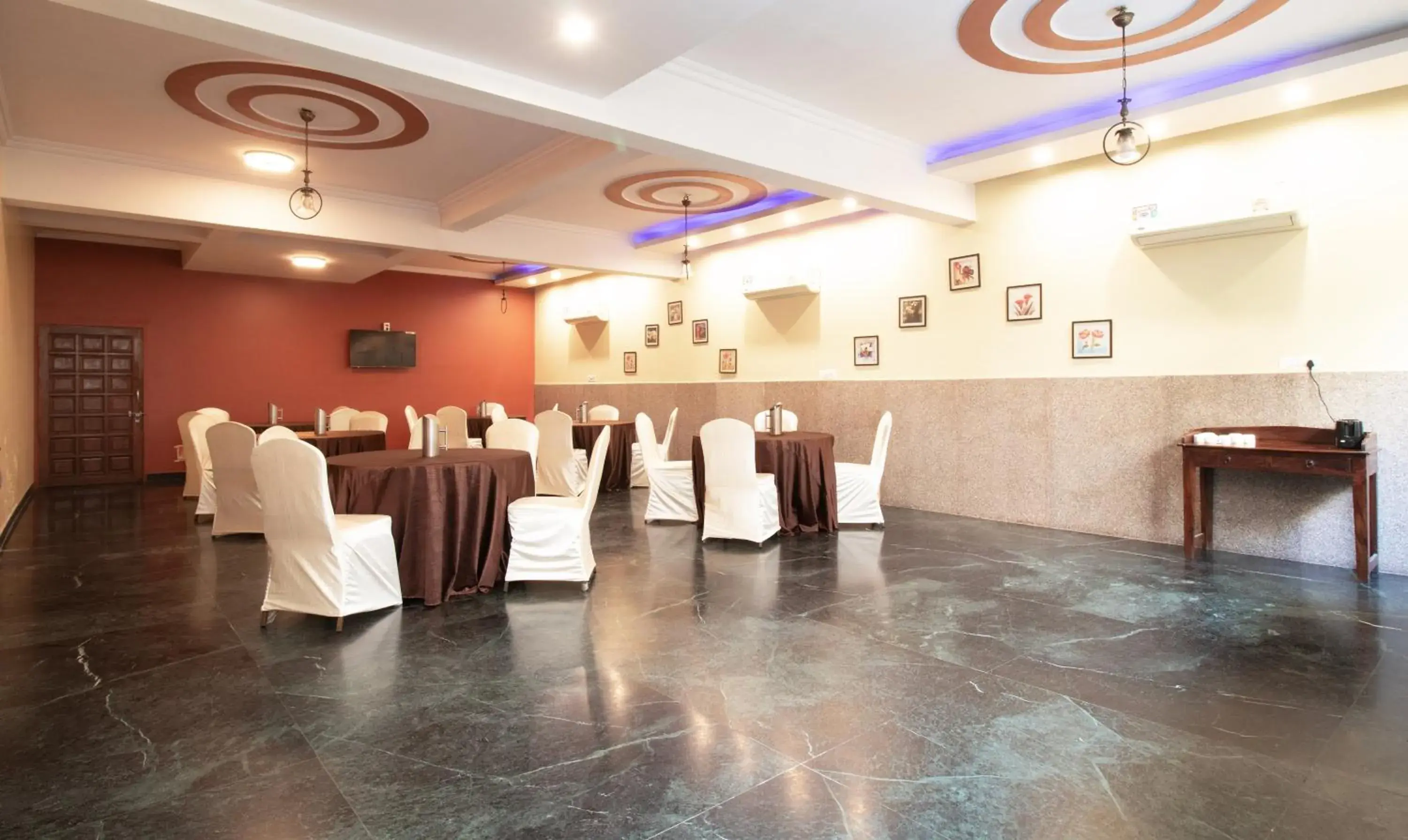 Restaurant/places to eat in Treebo The Anchorage Malviya Nagar Restaurant/places to eat in Treebo The Anchorage Malviya Nagar