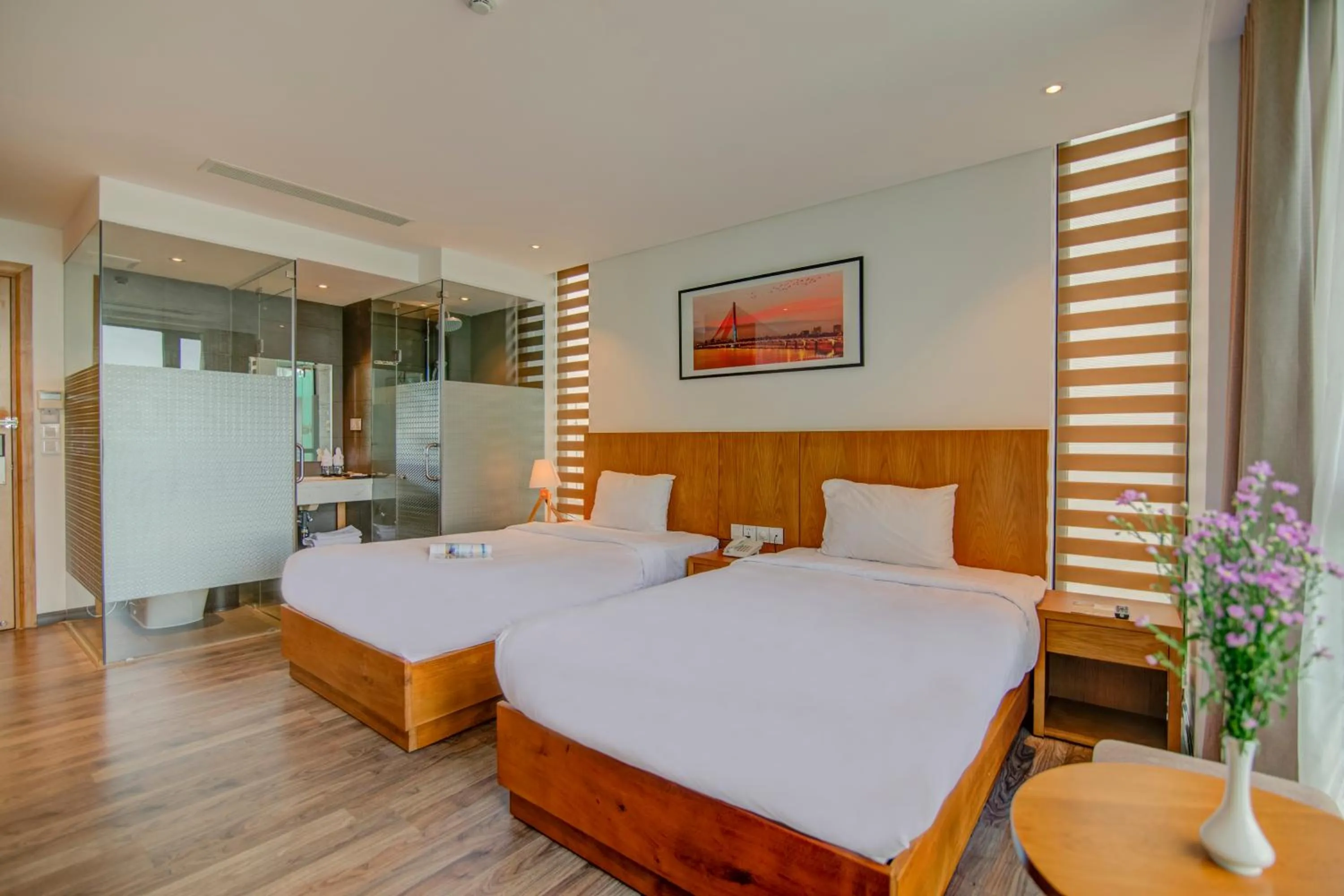 Shower, Bed in Soho Boutique Hotel