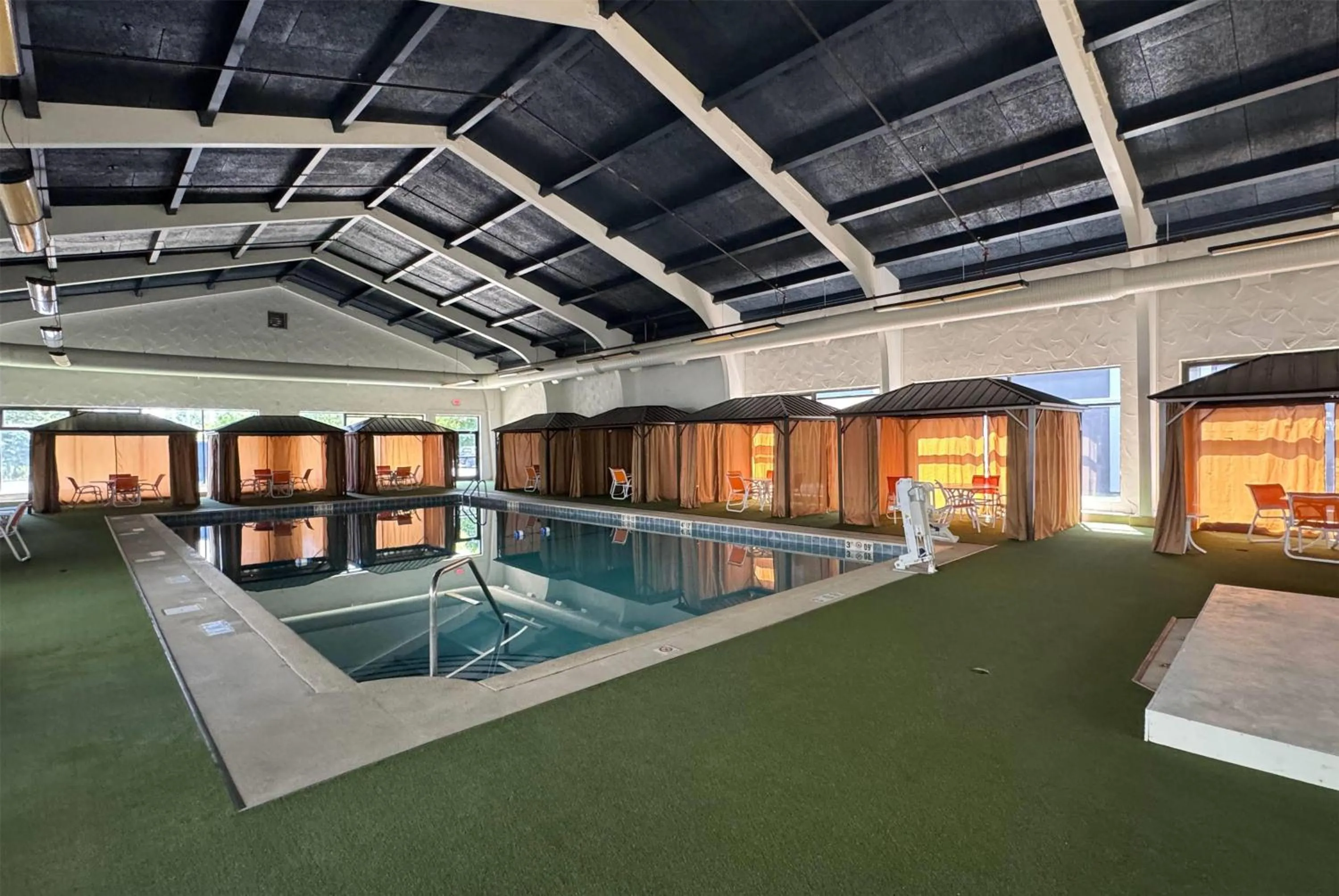 Pool view in Hotel Gurnee