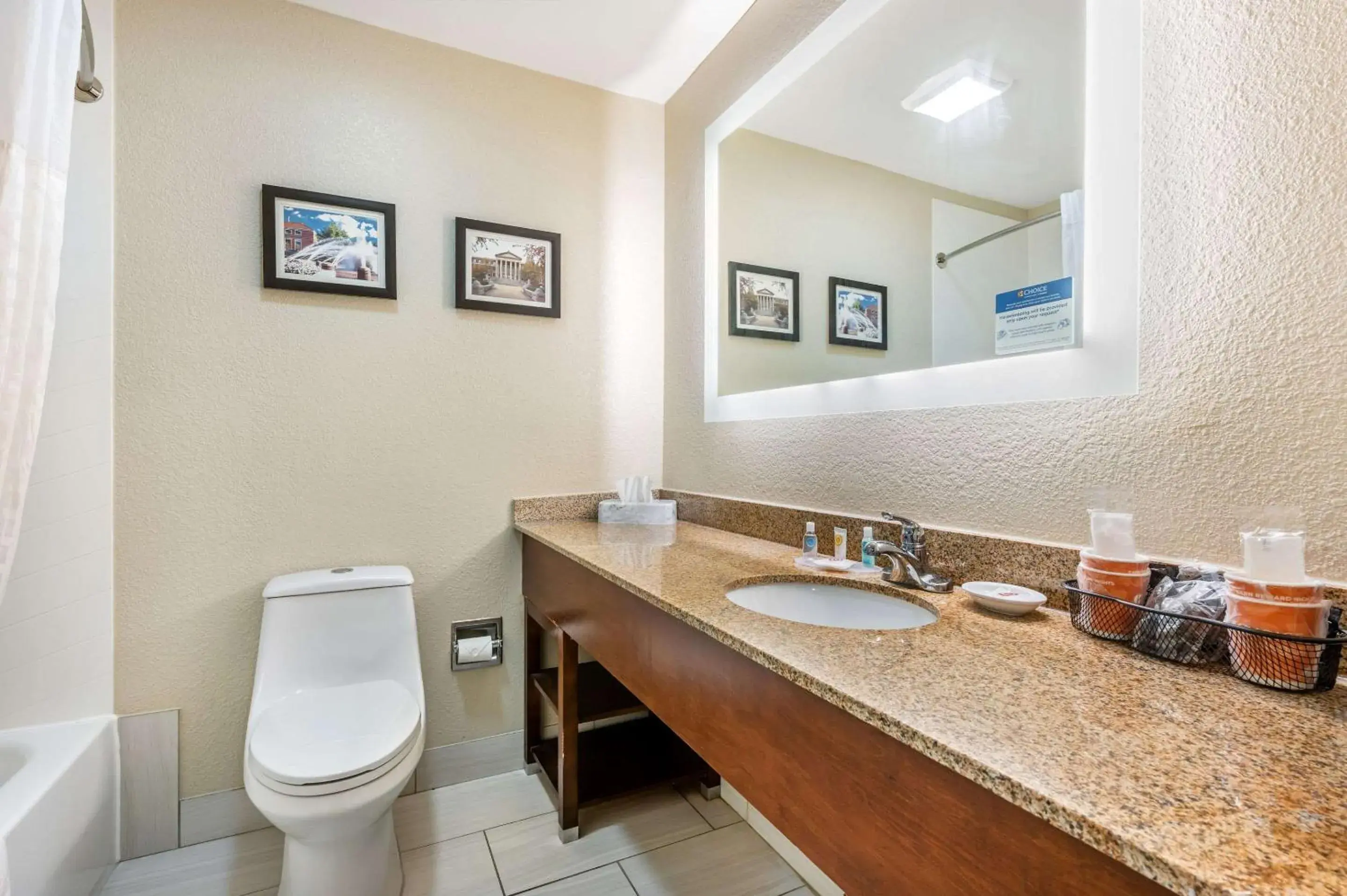 Bedroom in Comfort Inn Lafayette I-65 Bedroom in Comfort Inn Lafayette I-65