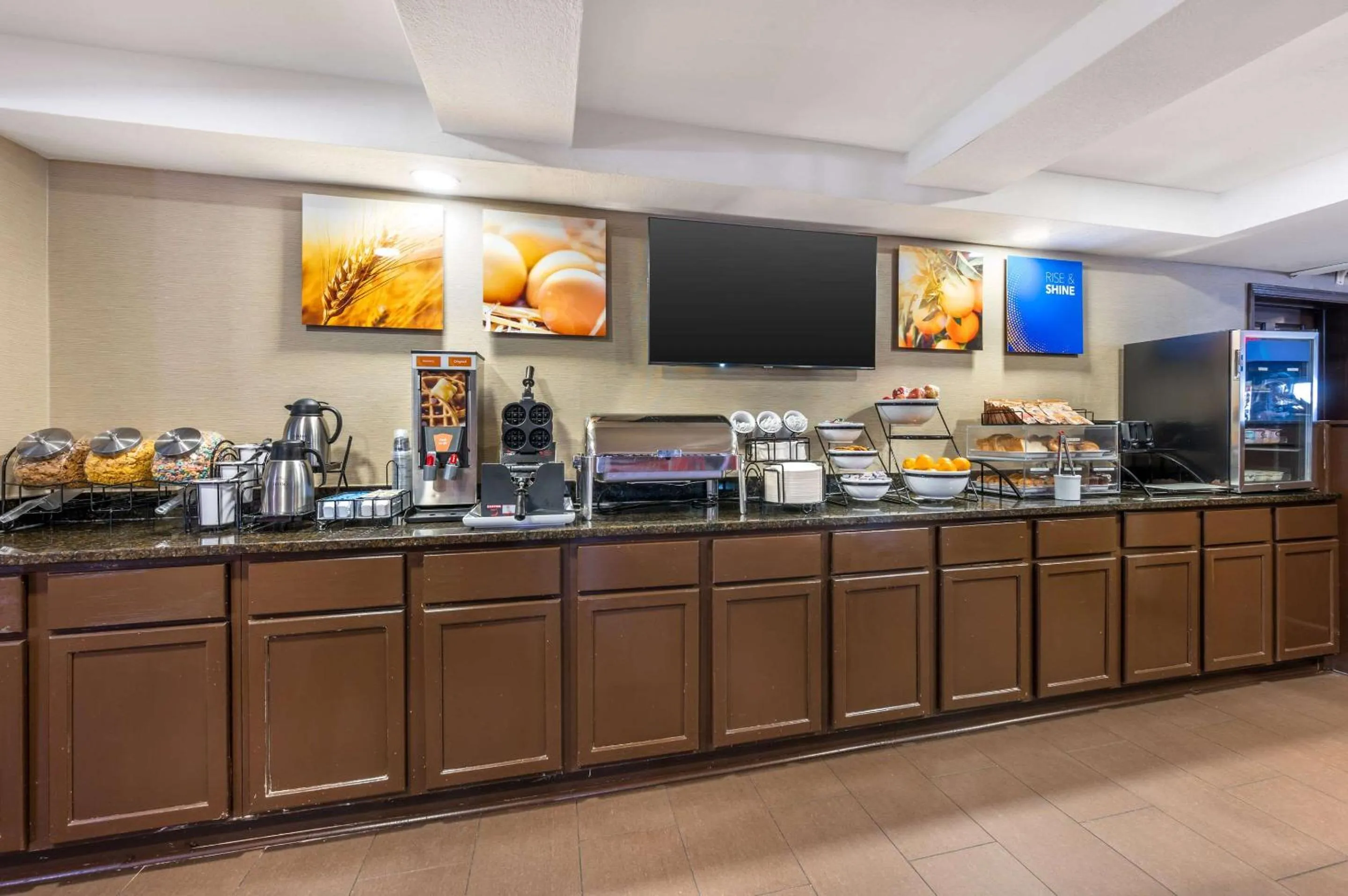 Breakfast in Comfort Inn Lafayette I-65