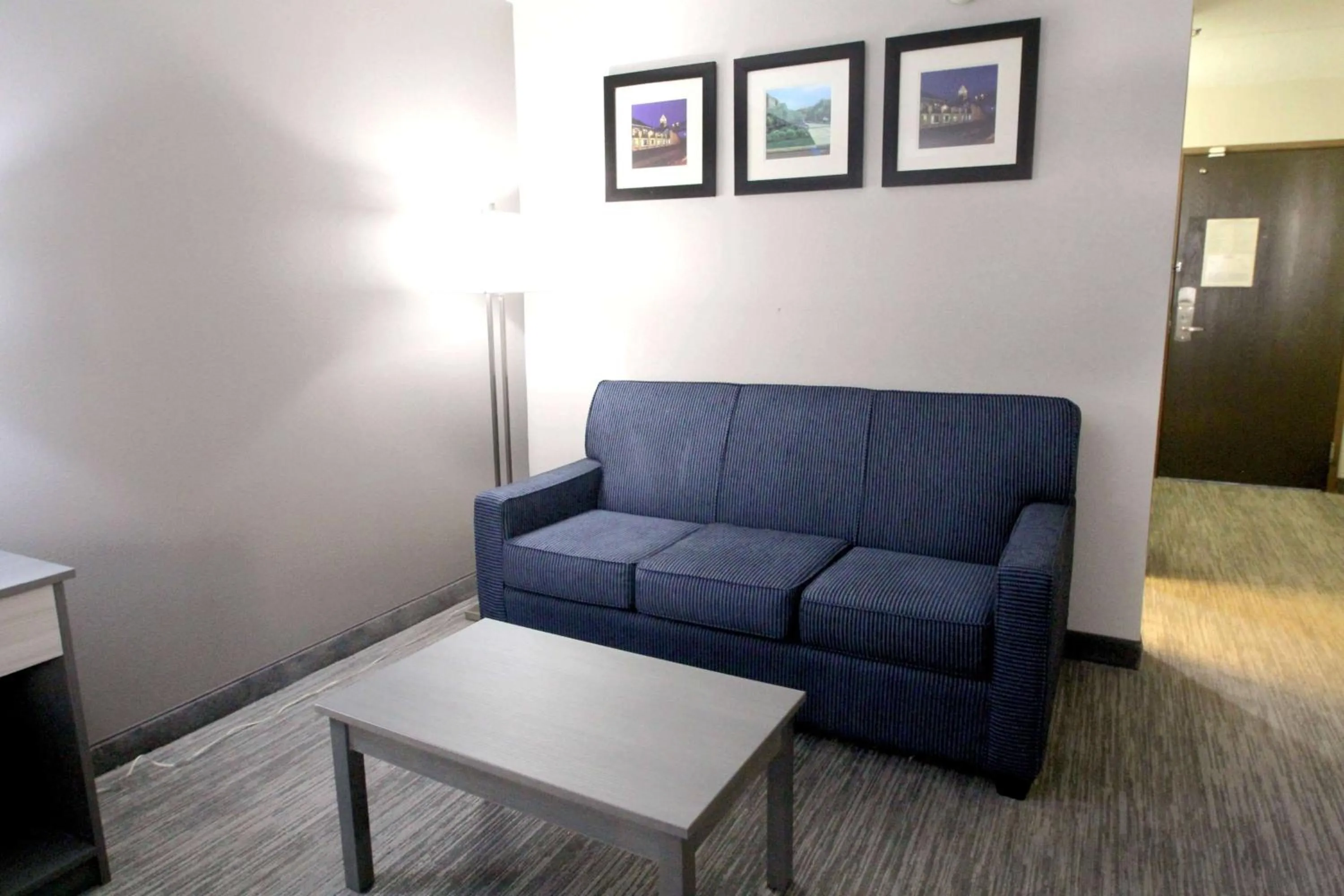 Photo of the whole room in Baymont by Wyndham Lafayette - Purdue University