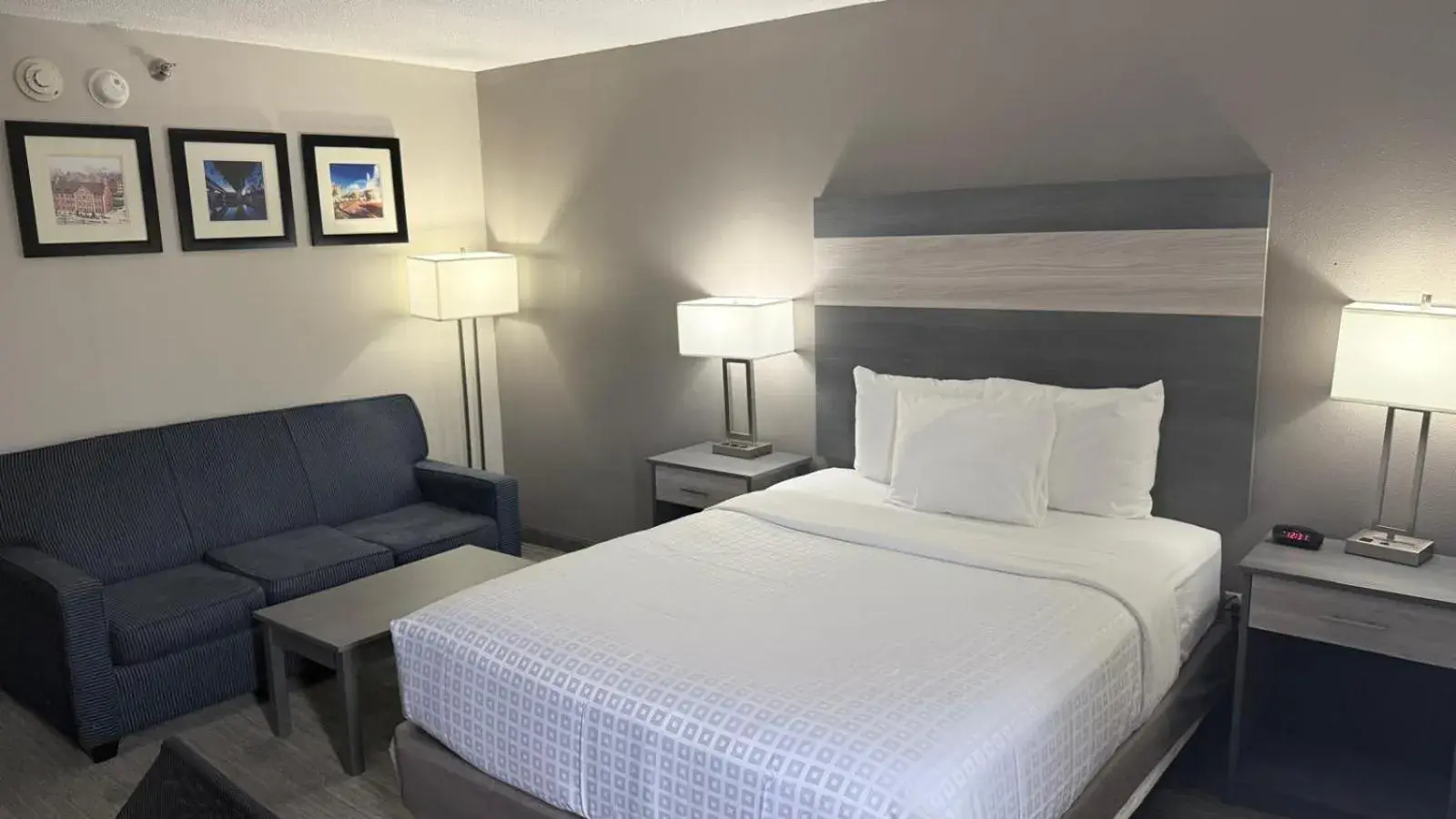 Queen Room - Non-Smoking in Baymont by Wyndham Lafayette - Purdue University Queen Room - Non-Smoking in Baymont by Wyndham Lafayette - Purdue University