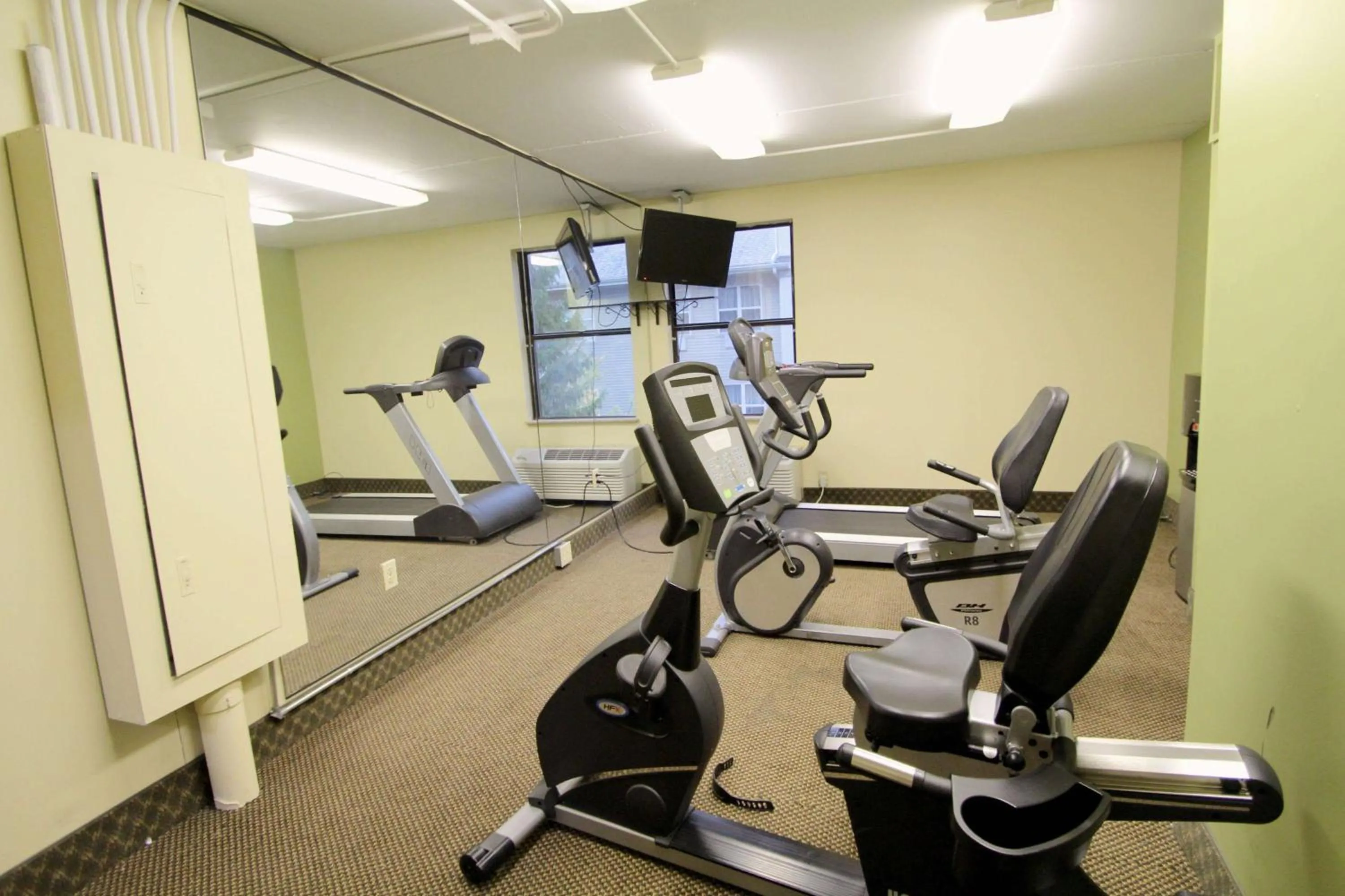 Fitness centre/facilities in Baymont by Wyndham Lafayette - Purdue University