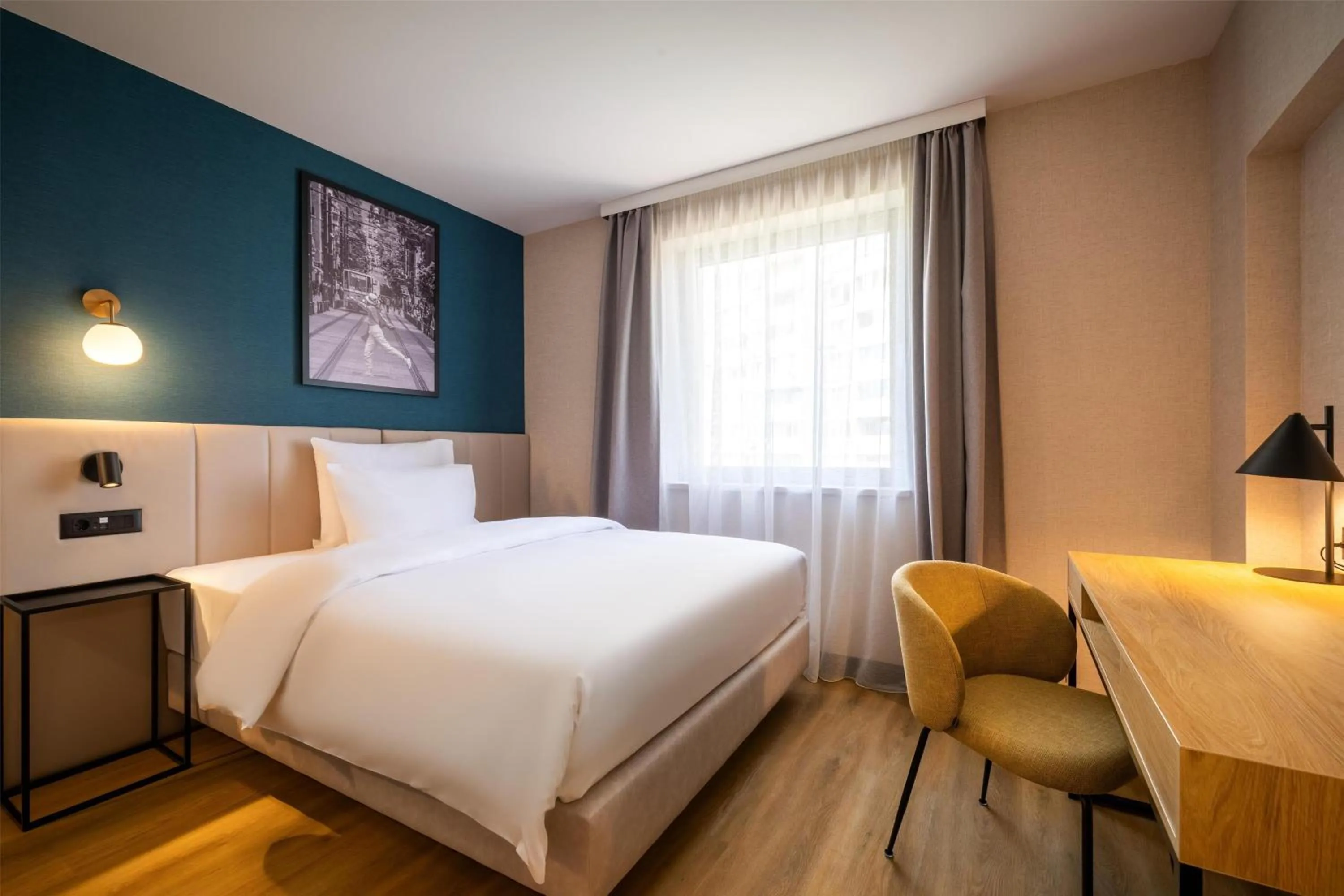 Bedroom, Bed in Metropolitan Hotel Sofia, a member of Radisson Individuals