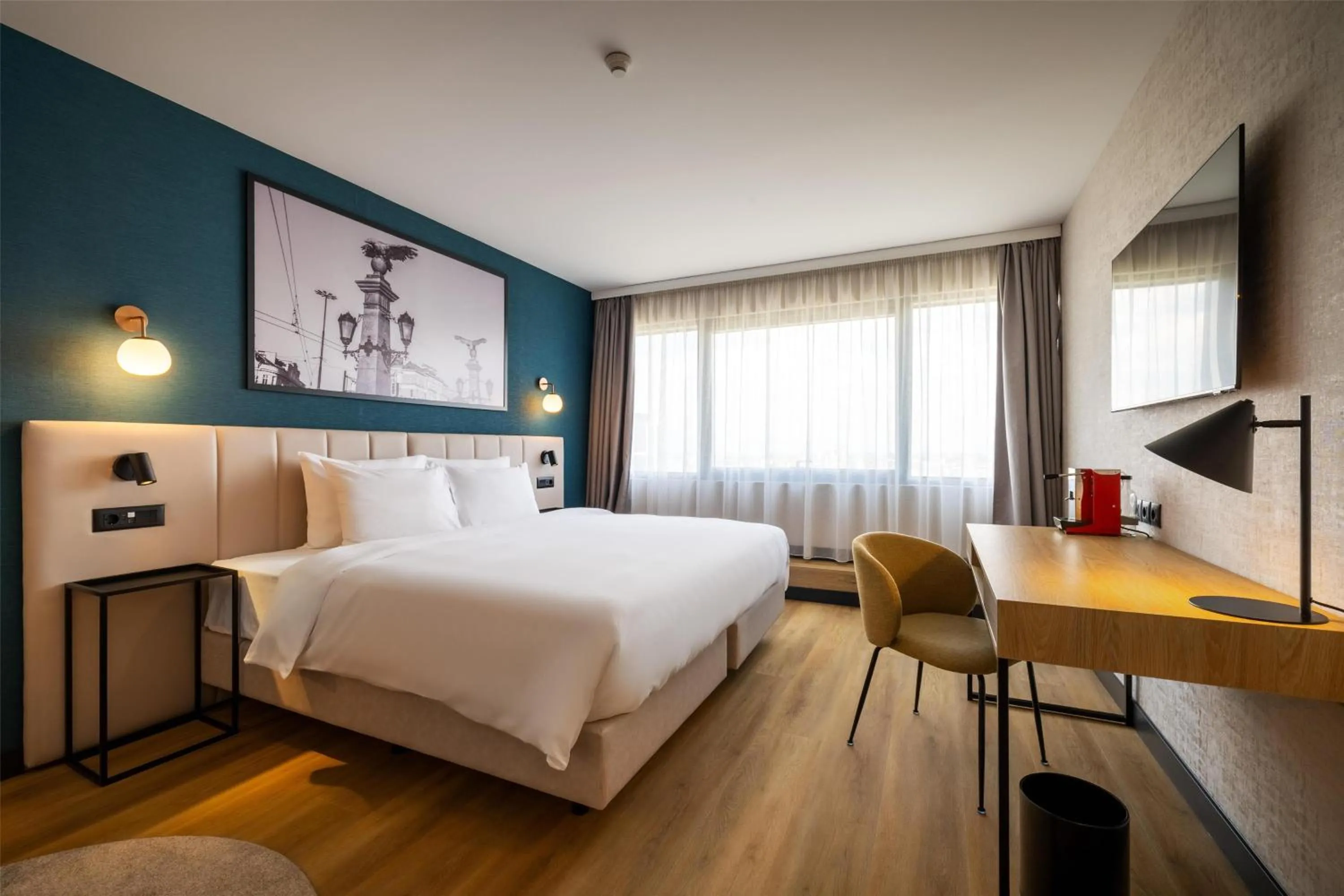 Bedroom, Bed in Metropolitan Hotel Sofia, a member of Radisson Individuals