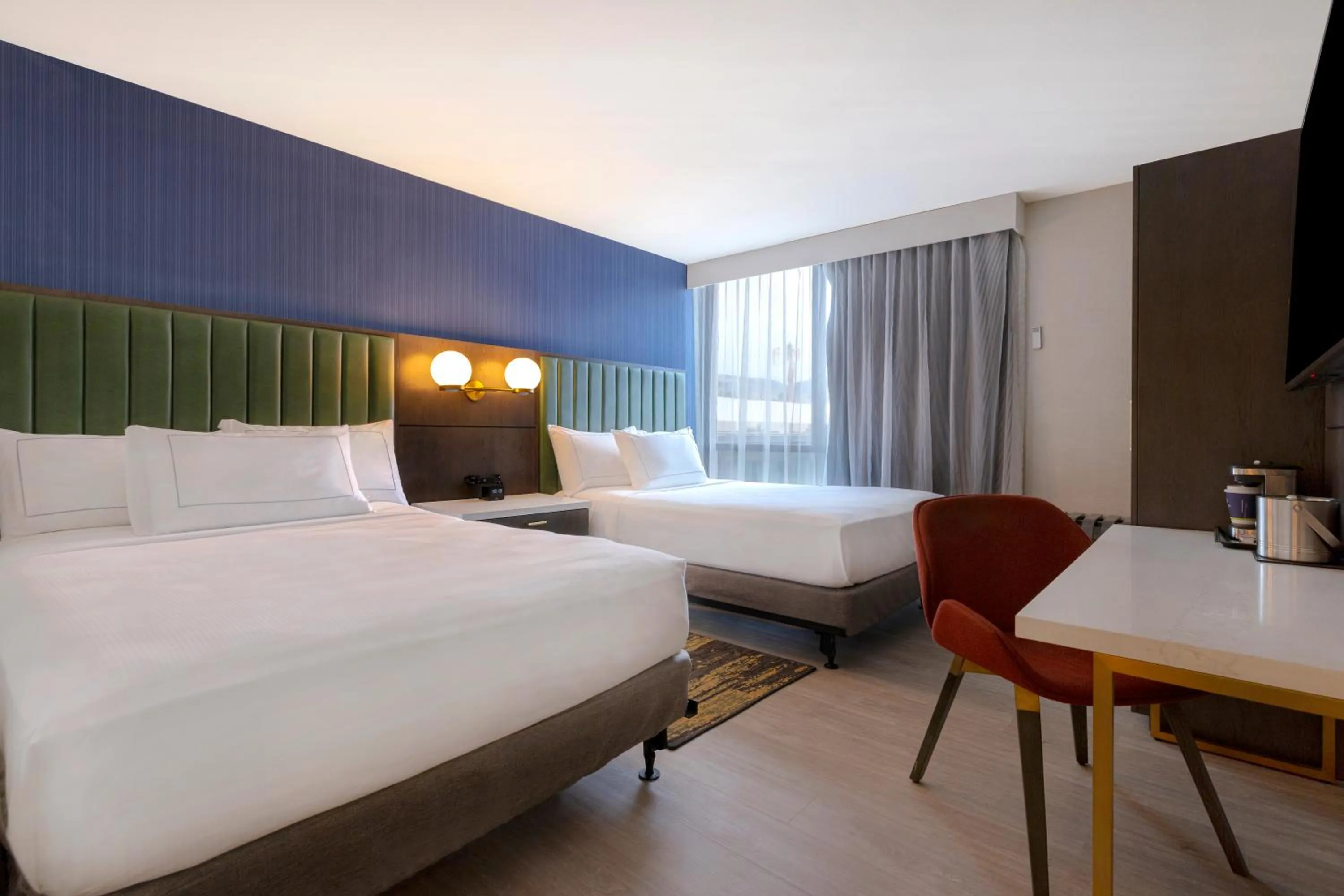 Bed in Doubletree By Hilton Palmdale, Ca