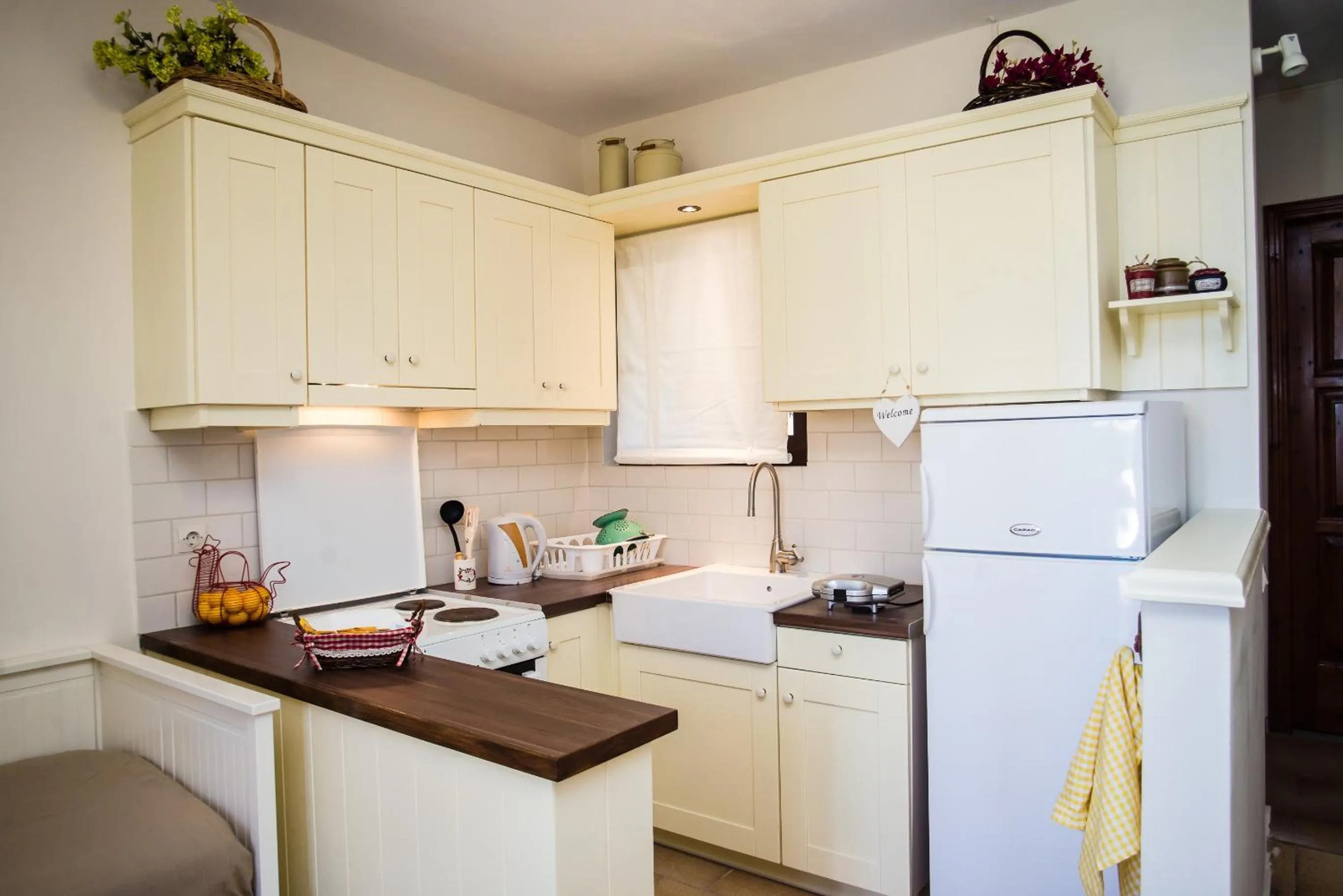 Kitchen or kitchenette in Amboula Beach Apartments