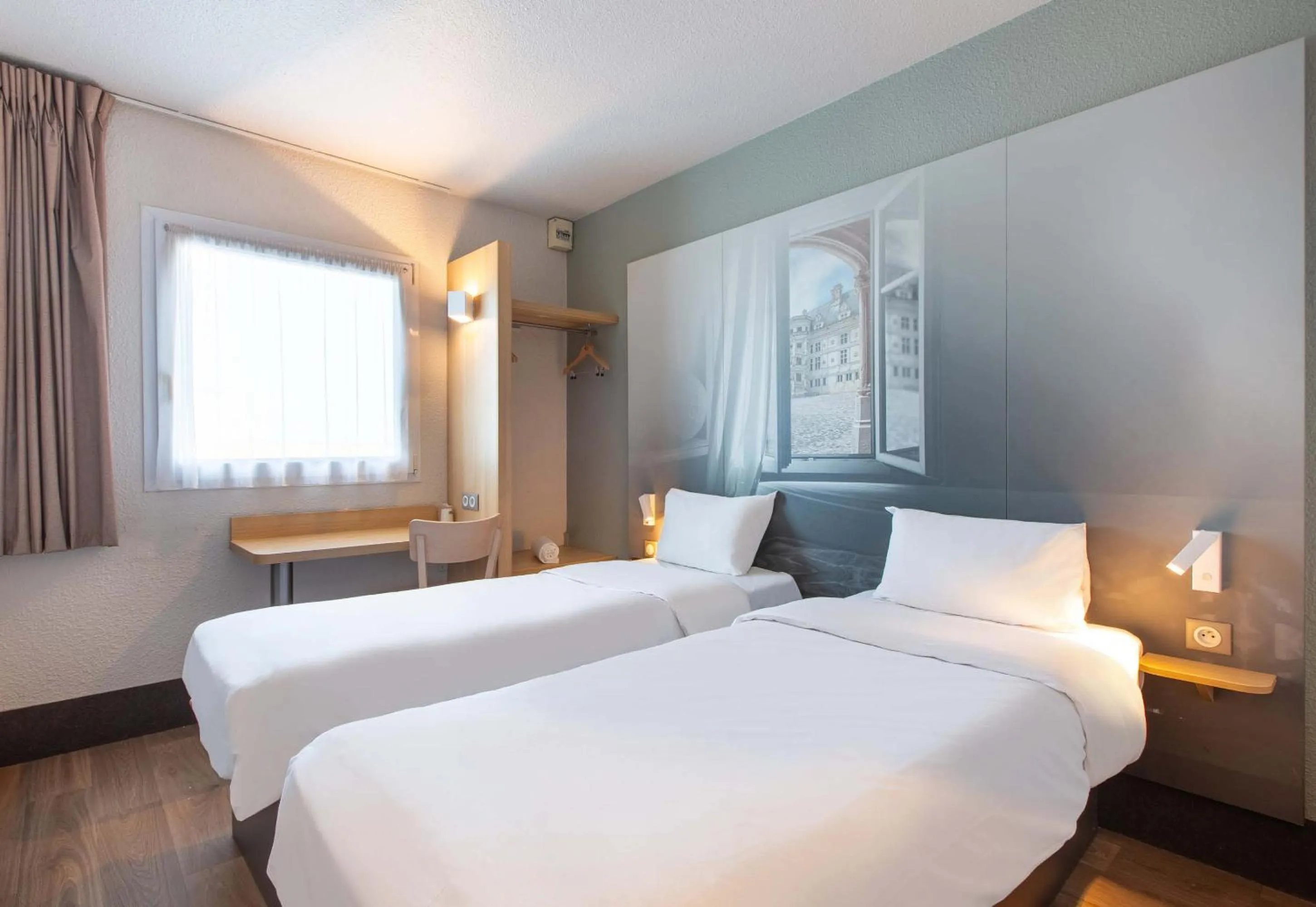 Bedroom, Bed in B&B HOTEL Blois Sud Vineuil