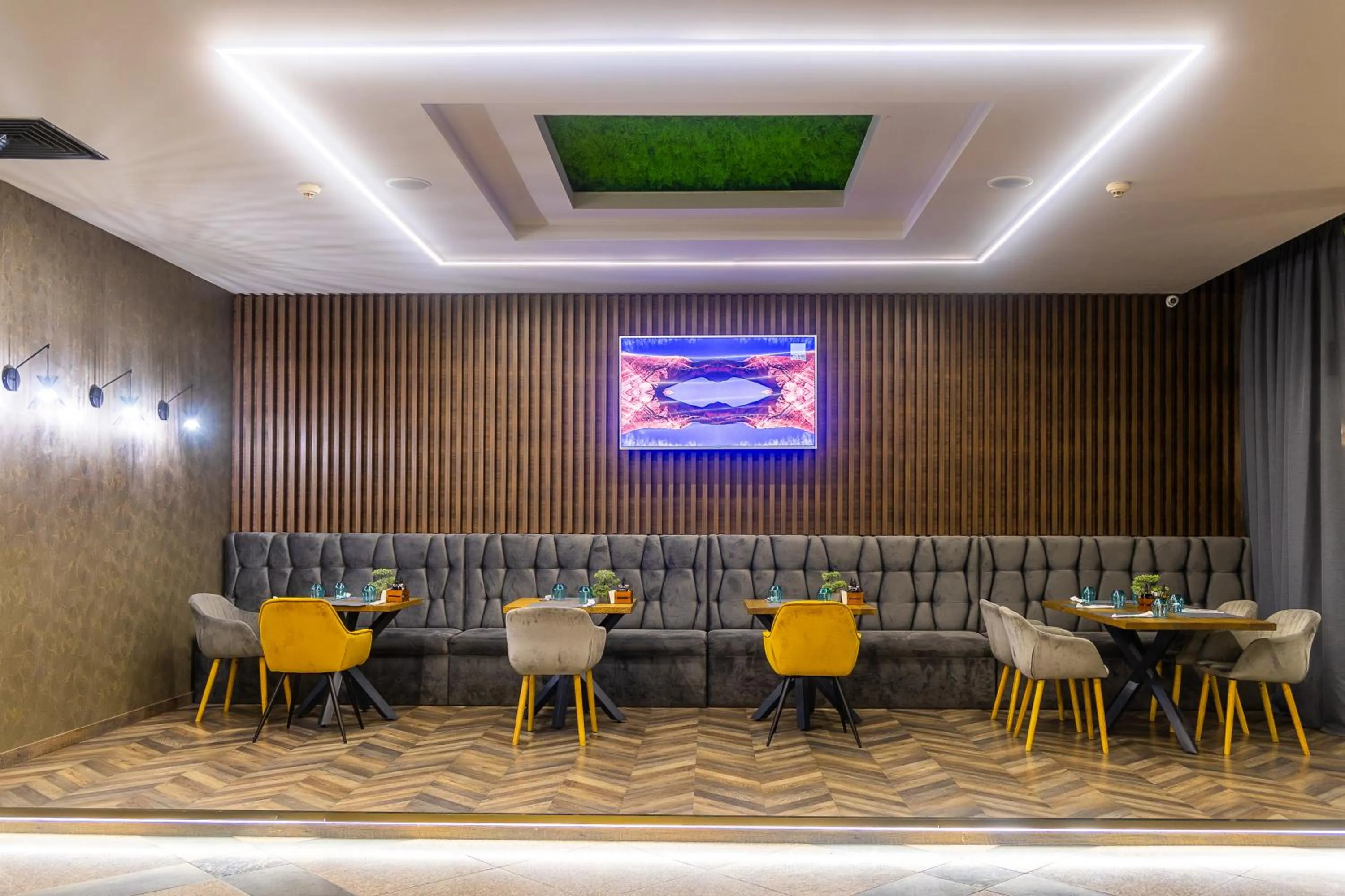 Restaurant/places to eat in Grand Hotel Riga