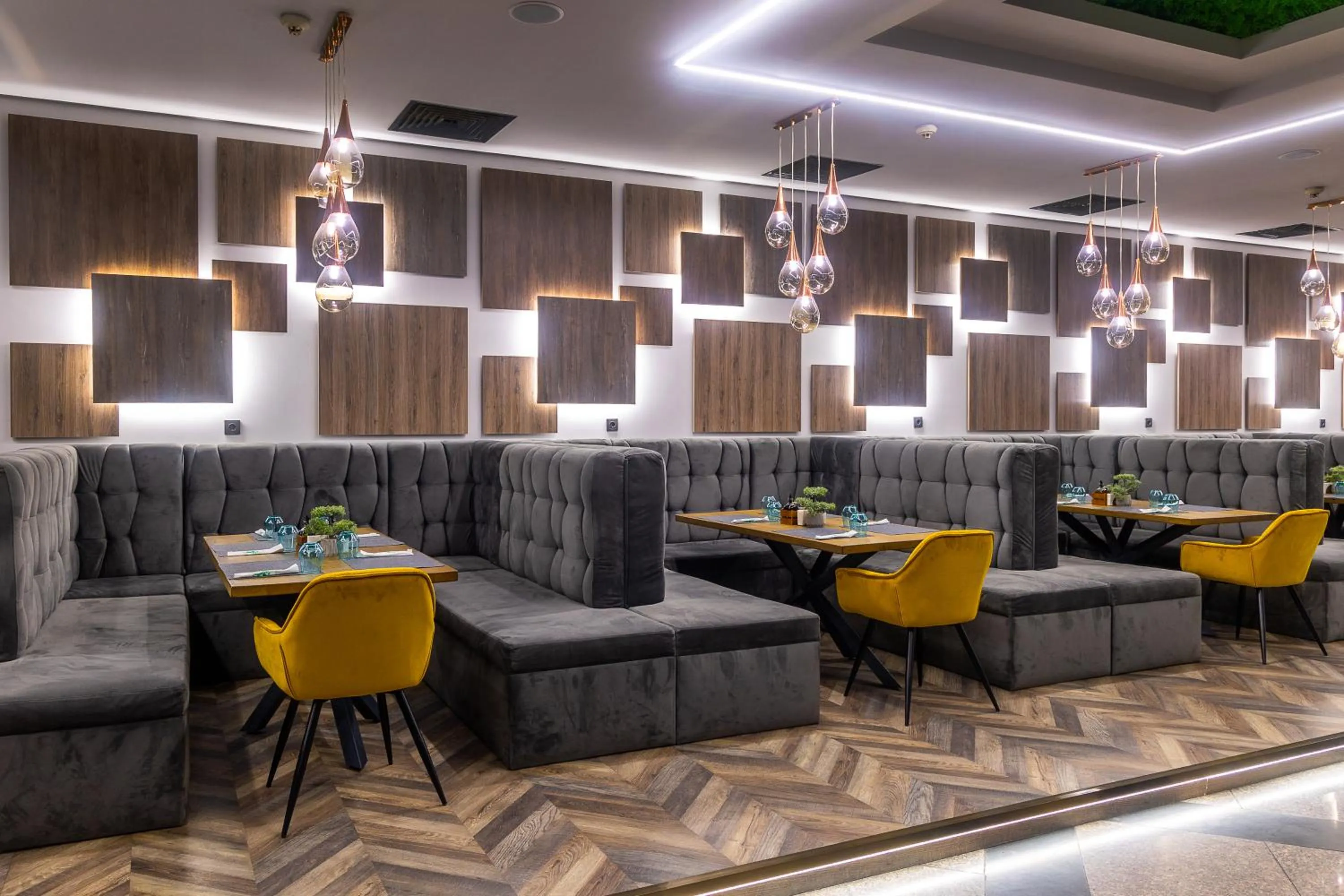 Restaurant/places to eat in Grand Hotel Riga