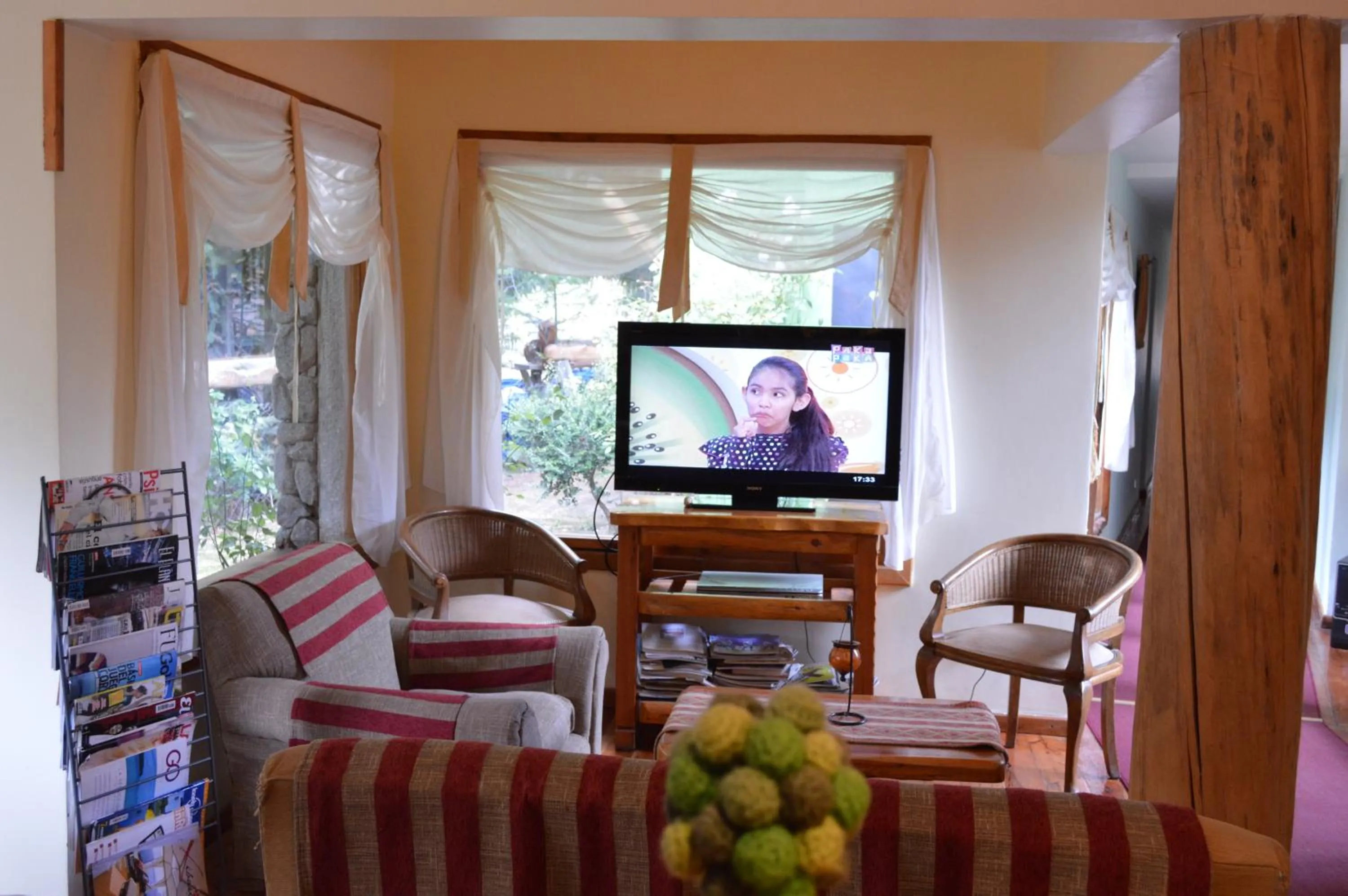 Communal lounge/ TV room in Hostería Traunco