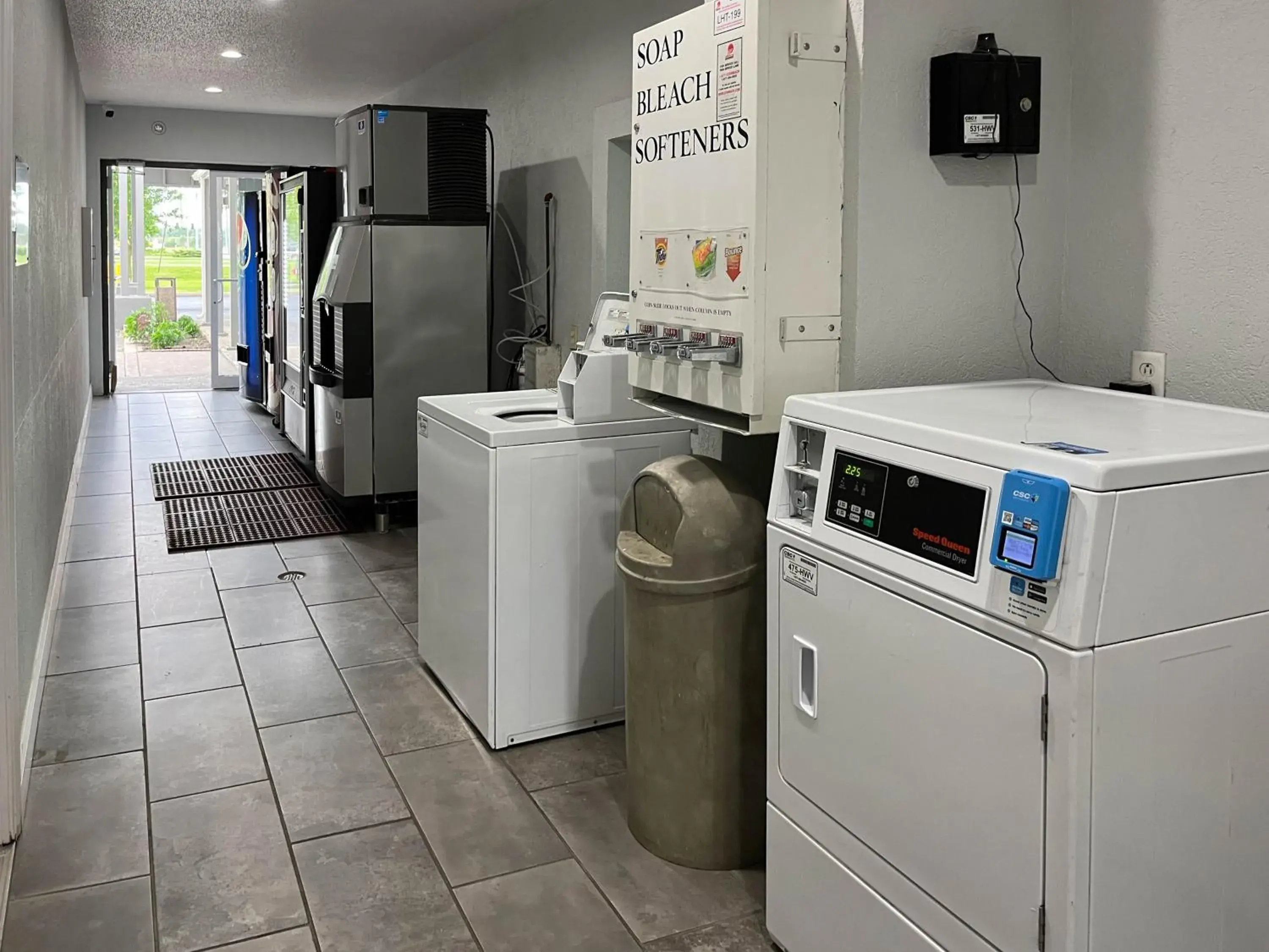 laundry, Kitchen/Kitchenette in Motel 6-Lafayette, IN