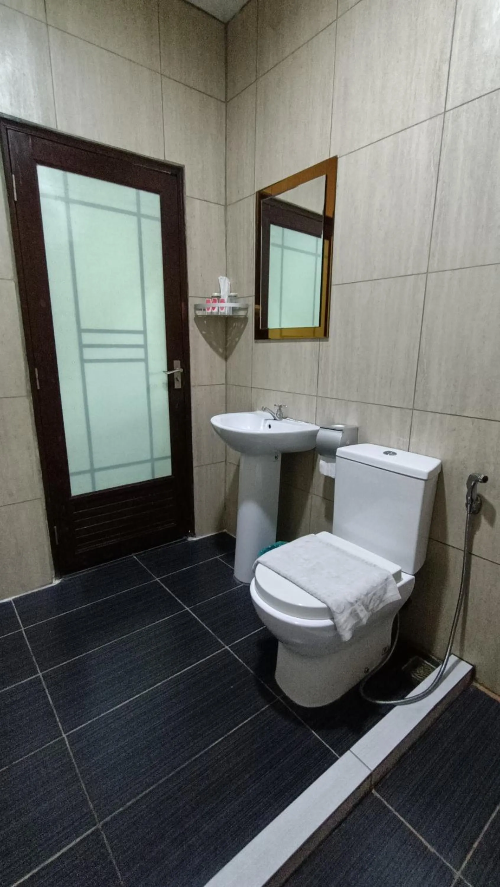 Bathroom in Unikarya Lodge