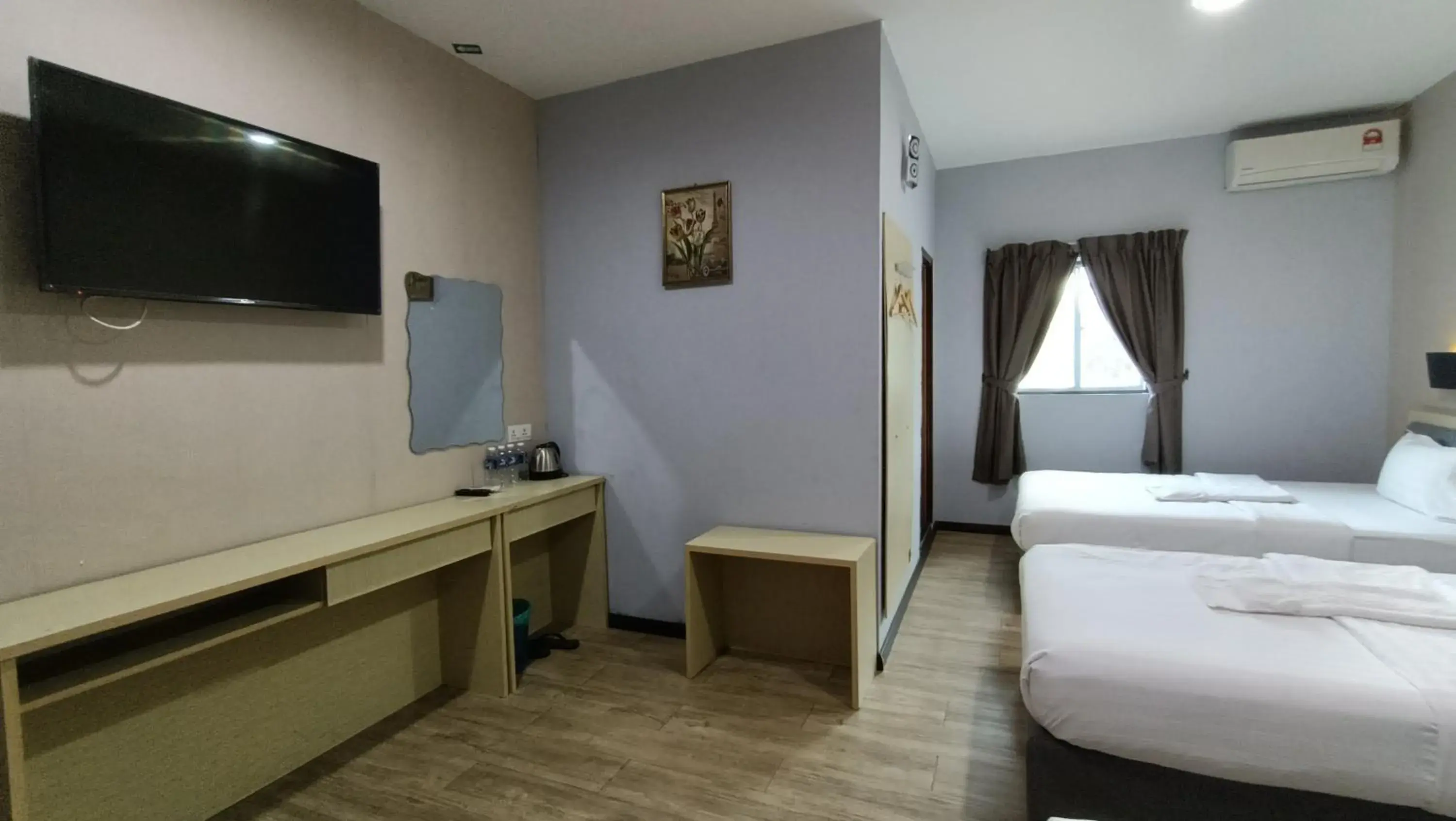 TV and multimedia, Bed in Unikarya Lodge TV and multimedia, Bed in Unikarya Lodge