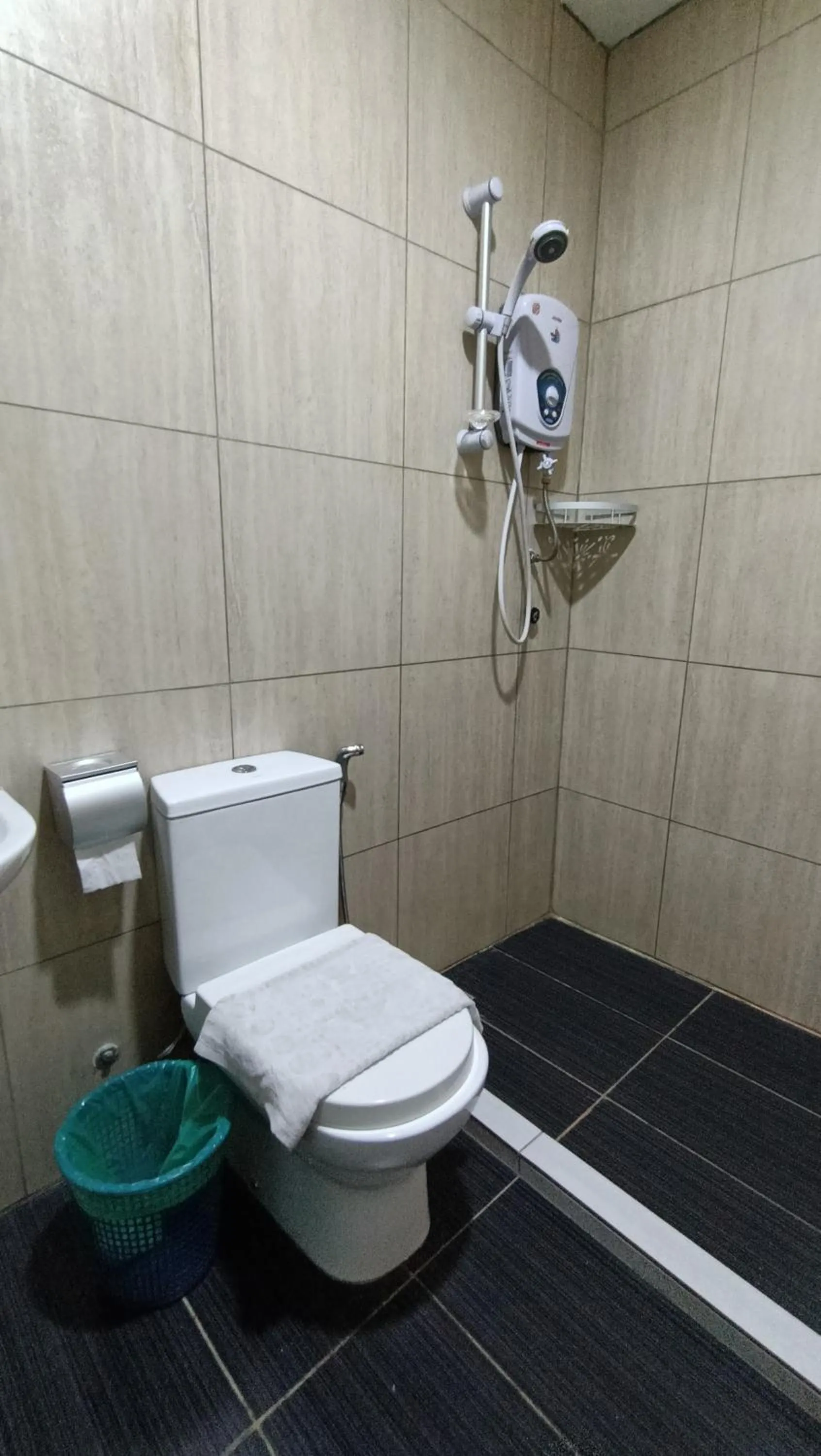 Bathroom in Unikarya Lodge