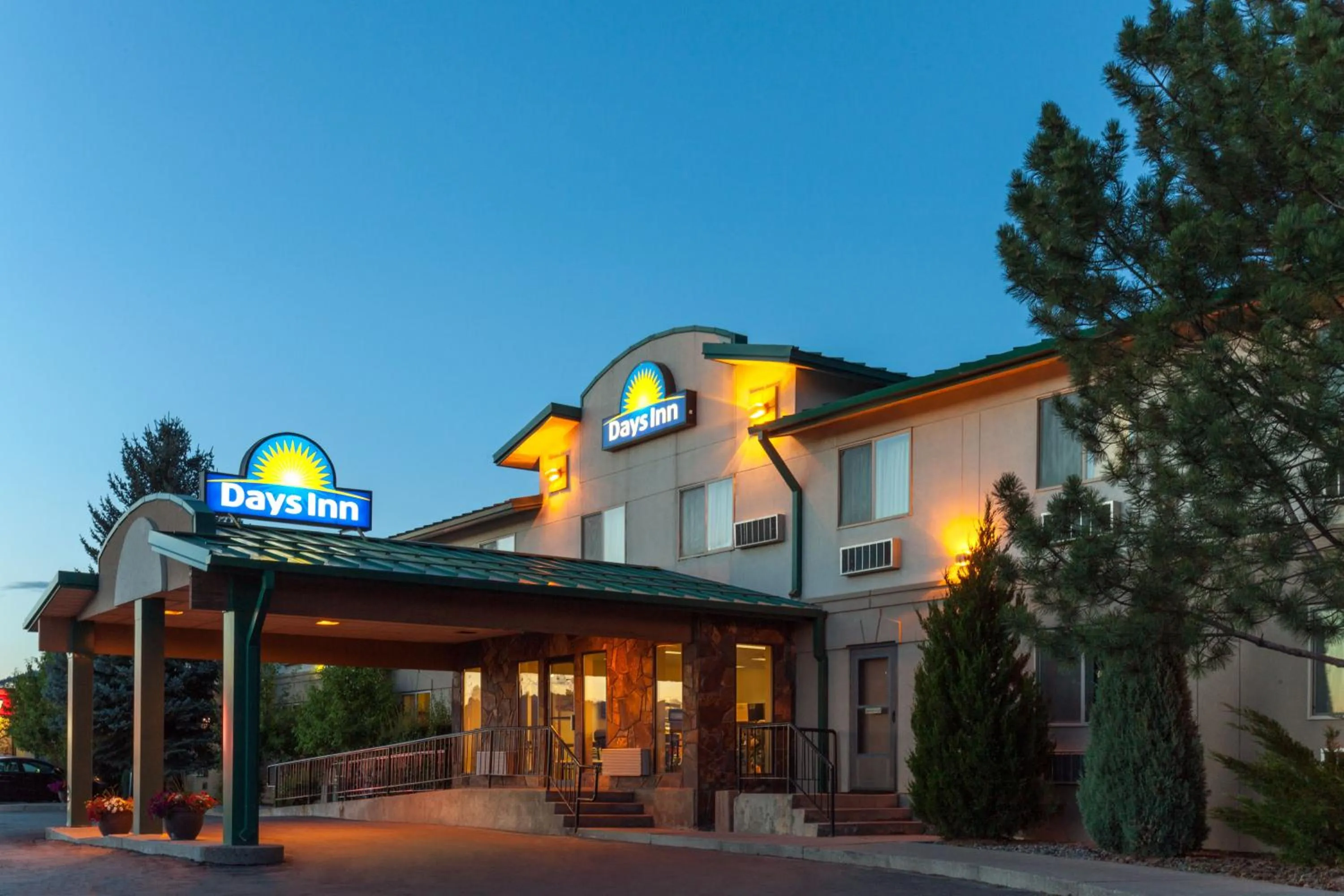 Property building in Days Inn by Wyndham Missoula Airport
