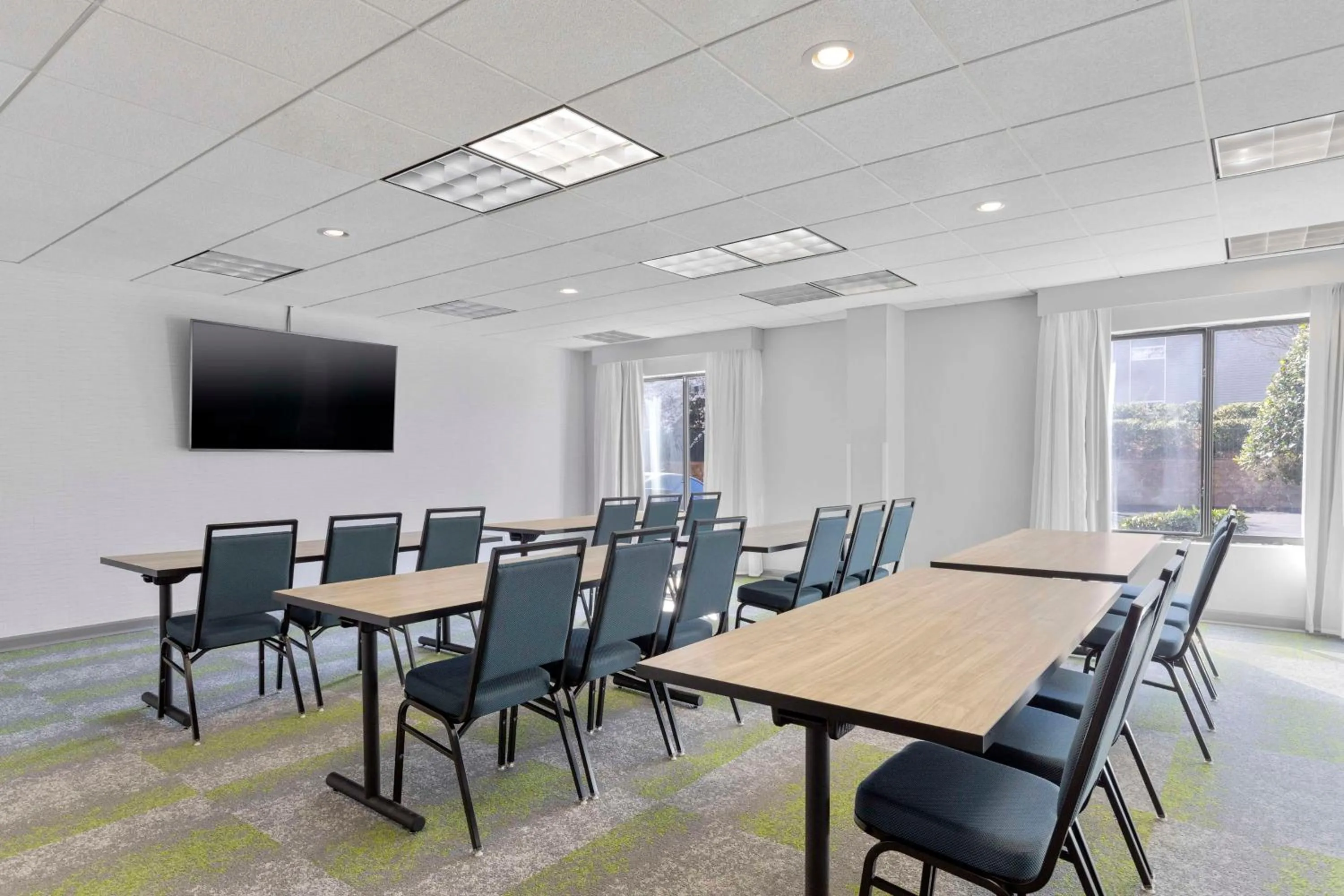 Meeting/conference room in Spark By Hilton Greensboro