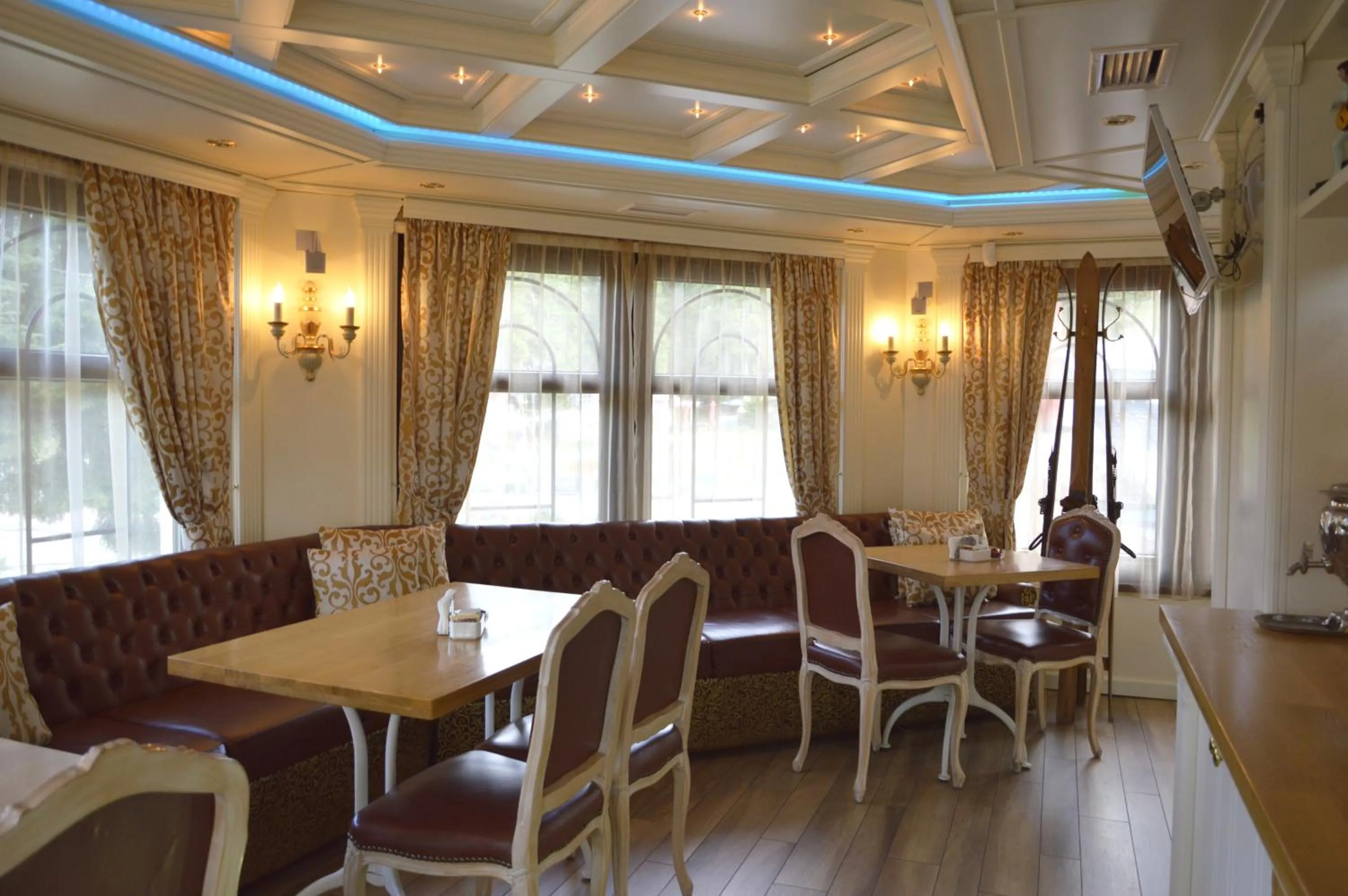 Restaurant/places to eat in Alpin Borovets, Алпин Боровец