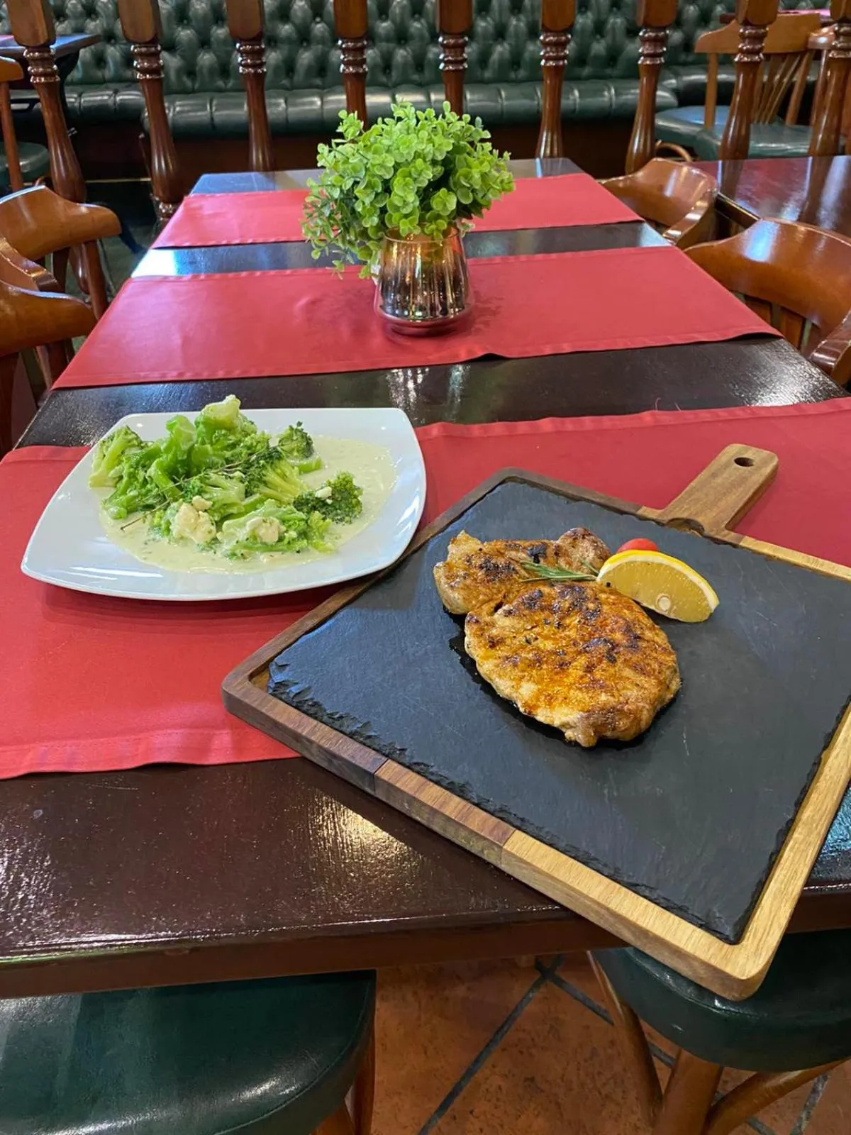 Restaurant/places to eat in Alpin Borovets, Алпин Боровец