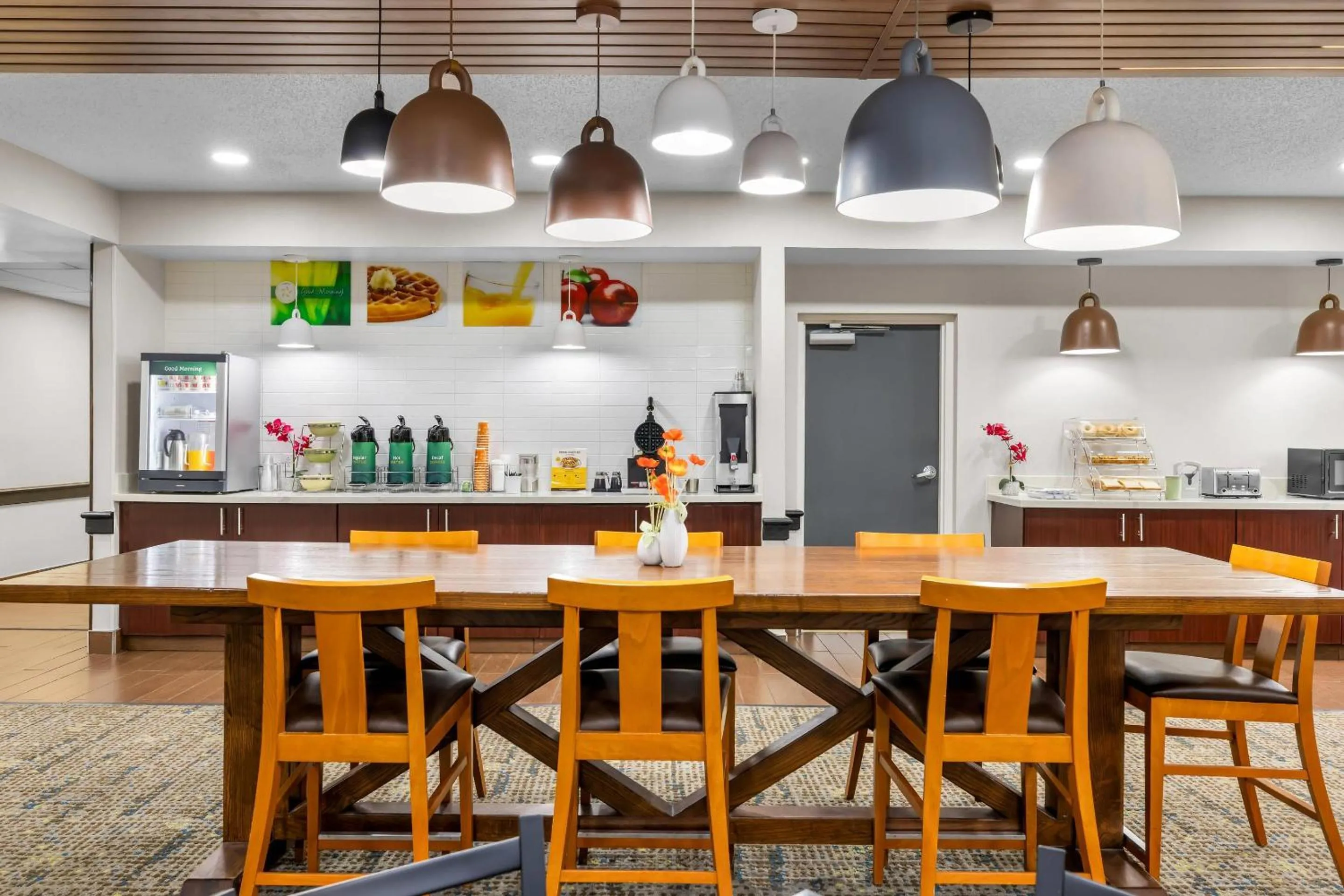 Breakfast in Quality Inn Brewerton - Syracuse Oneida Lake Area