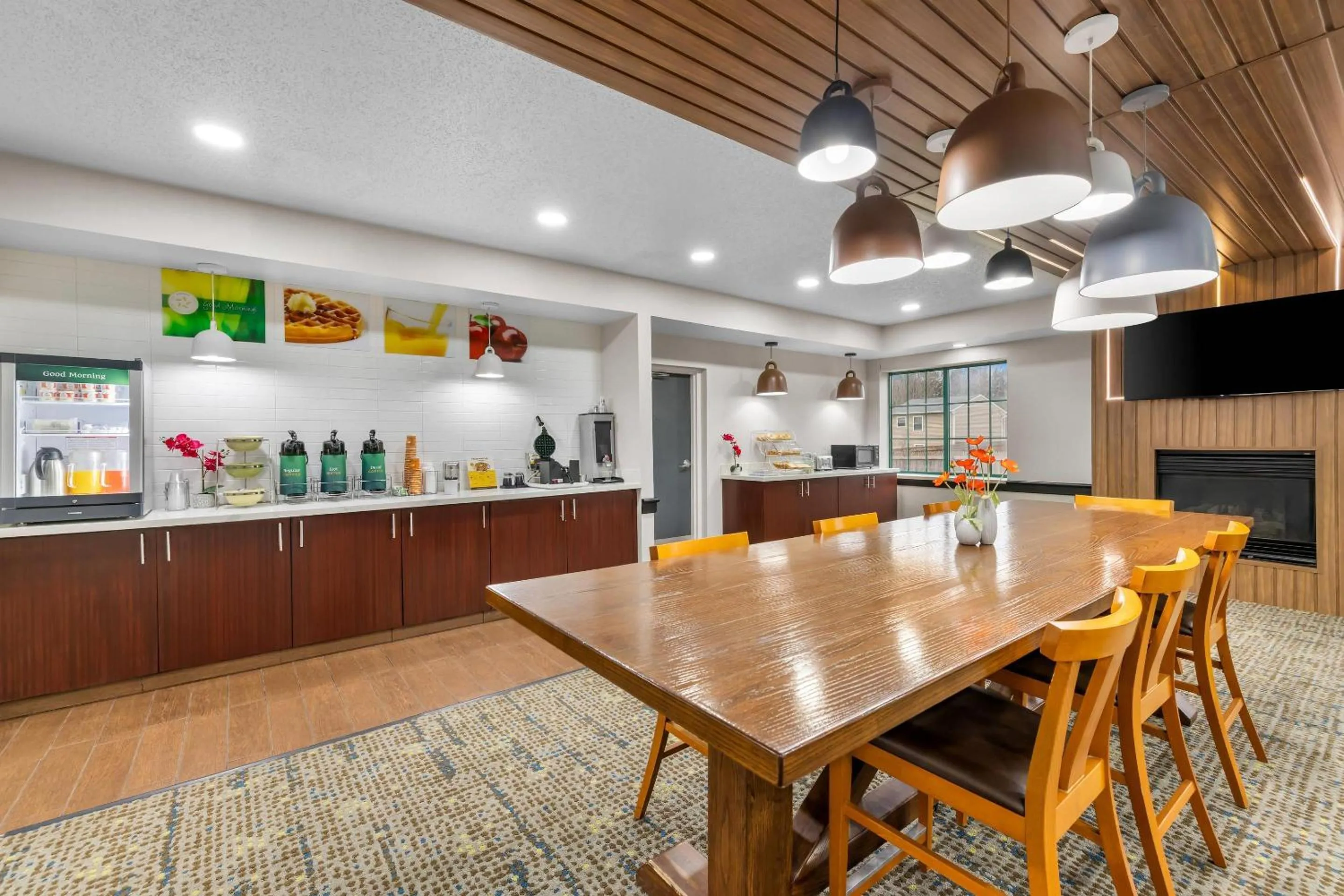 Breakfast in Quality Inn Brewerton - Syracuse Oneida Lake Area