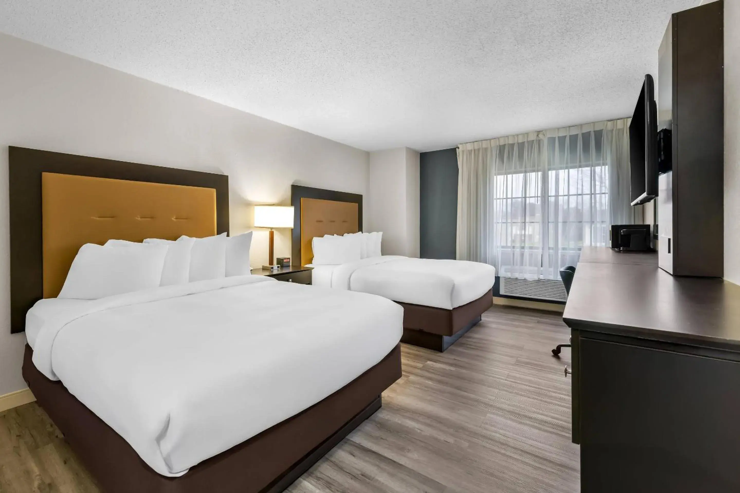 Bedroom, Bed in Quality Inn Brewerton - Syracuse Oneida Lake Area Bedroom, Bed in Quality Inn Brewerton - Syracuse Oneida Lake Area