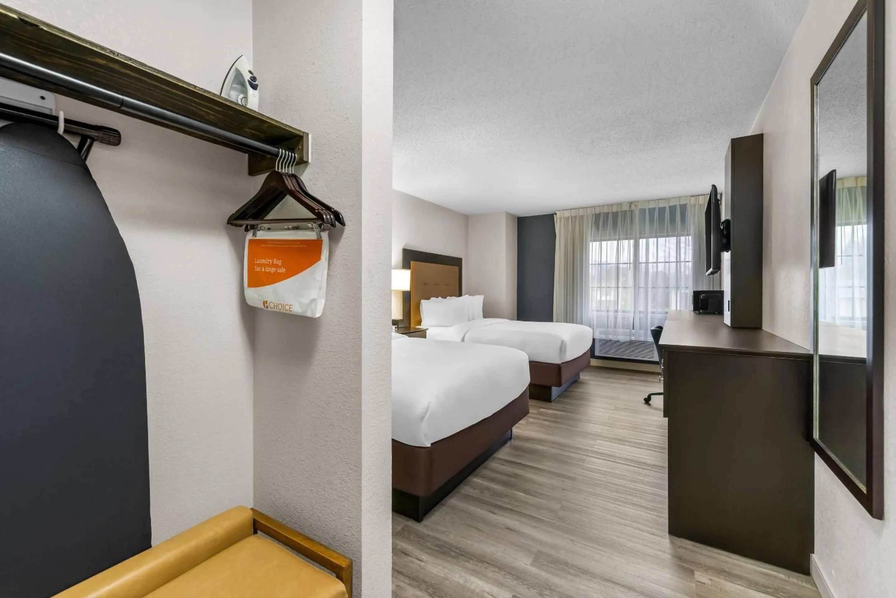 Bedroom, Bed in Quality Inn Brewerton - Syracuse Oneida Lake Area