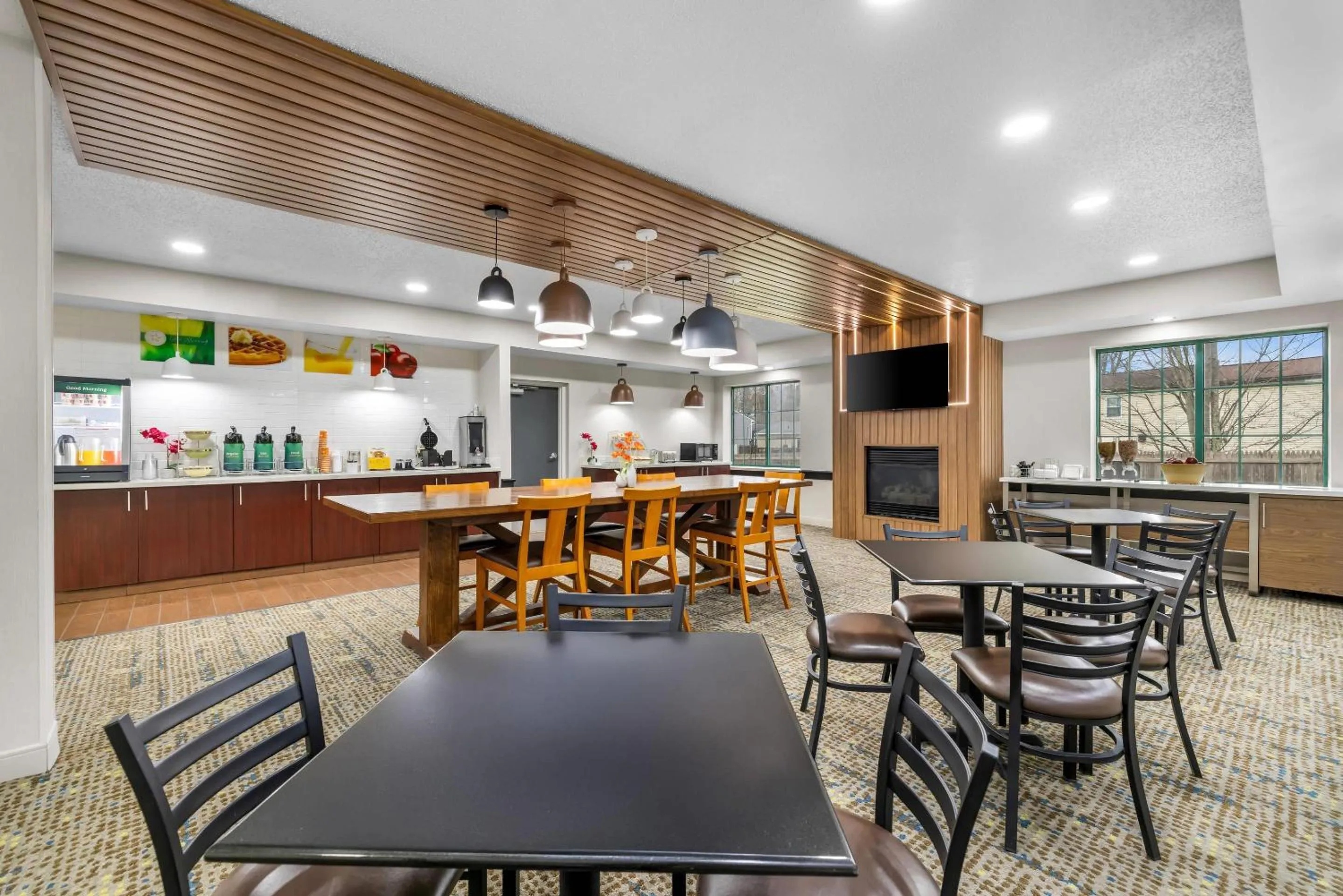 Breakfast in Quality Inn Brewerton - Syracuse Oneida Lake Area