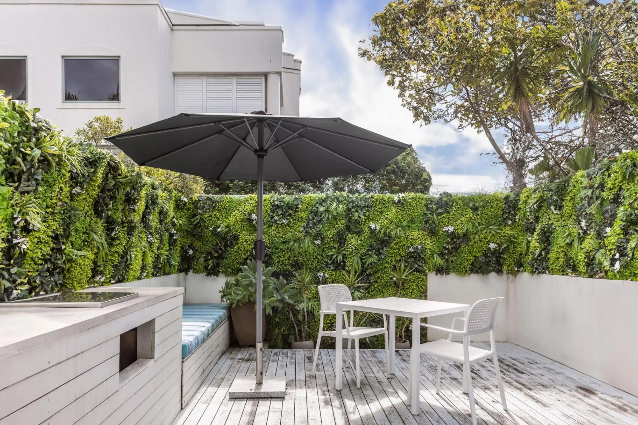 BBQ facilities in Waves Byron Bay