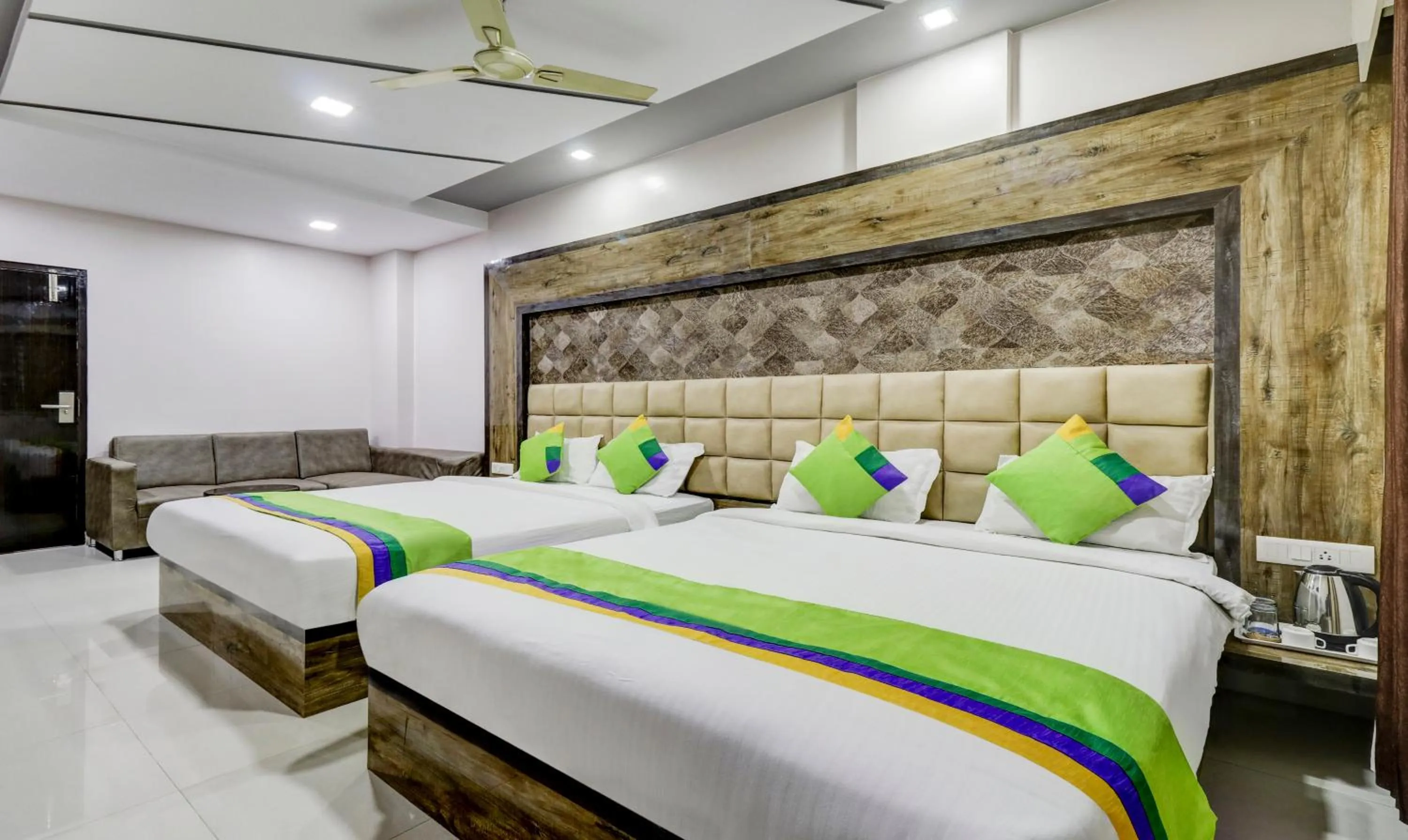 Bedroom, Bed in Treebo Sahara Suites 750 M From St Johns Medical College And Hospital