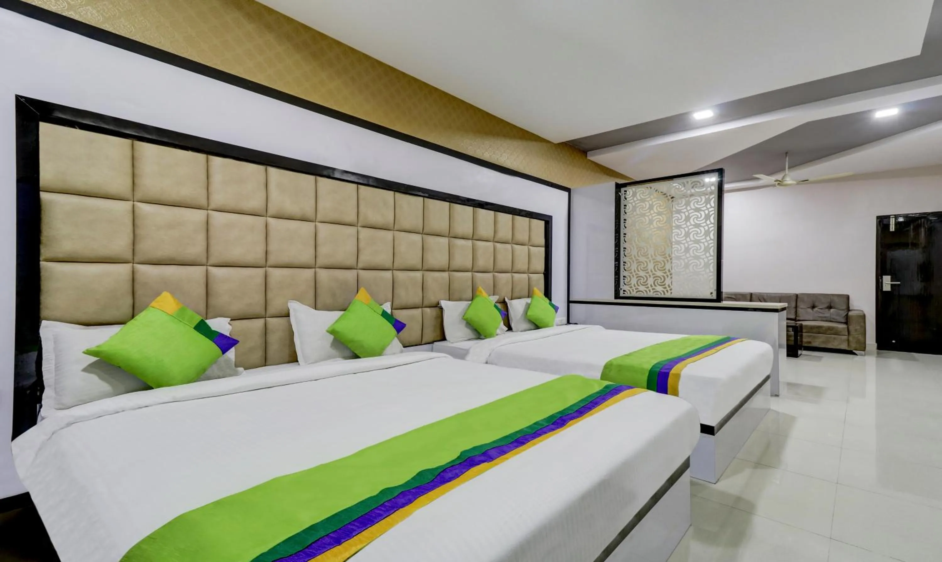 Bedroom, Bed in Treebo Sahara Suites 750 M From St Johns Medical College And Hospital