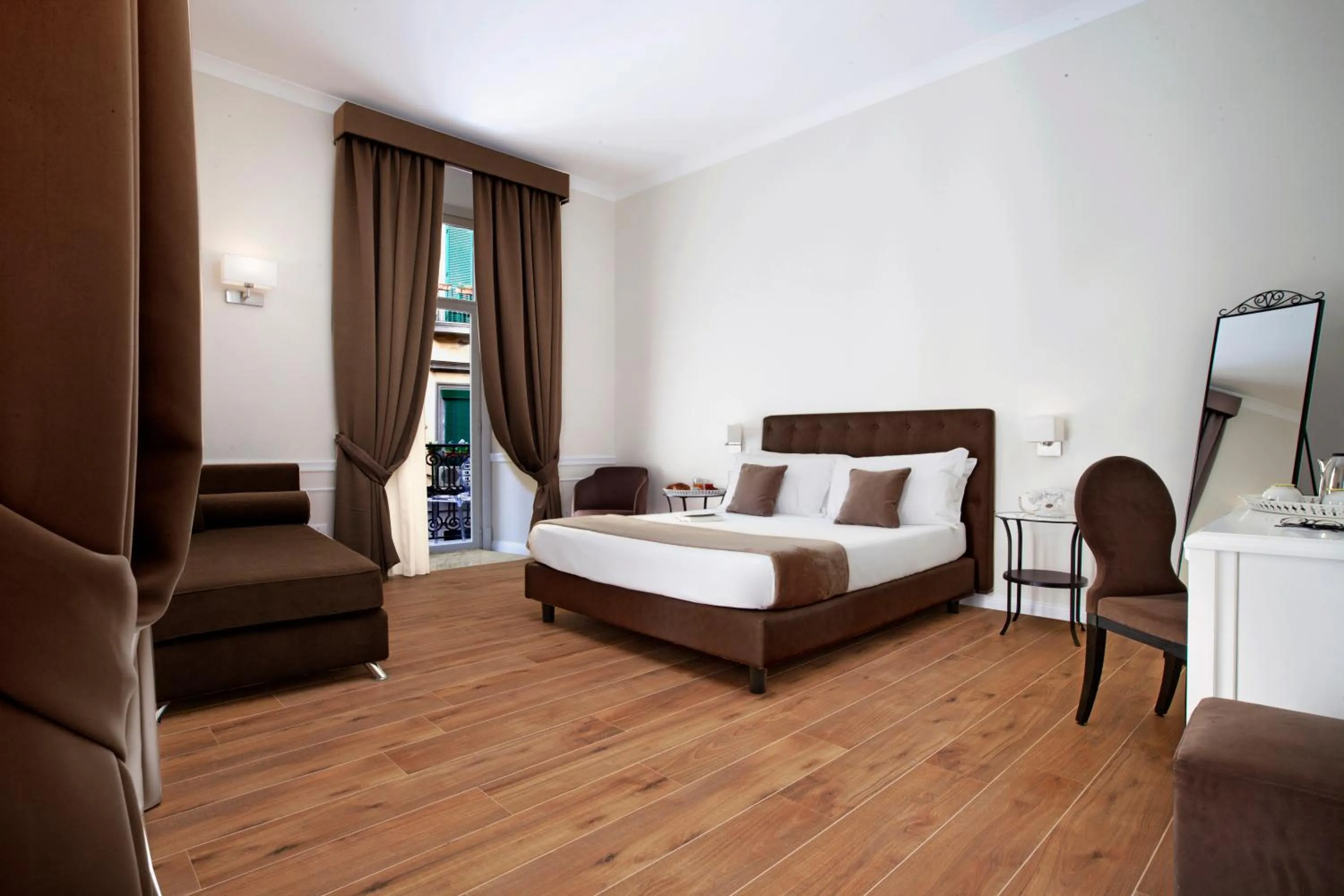 Bedroom, Bed in La Fontanina Suites